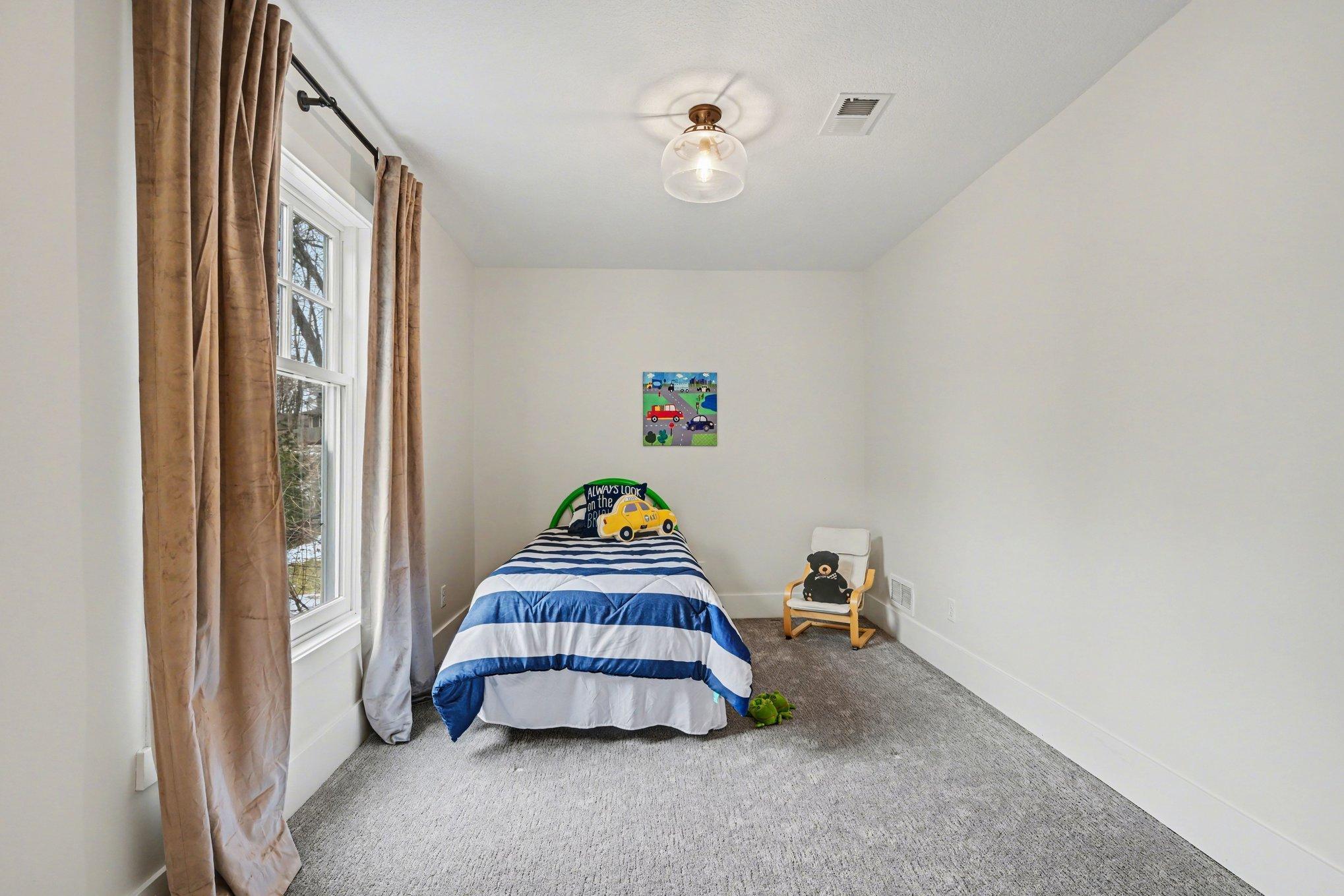 17145 9th Avenue N Property Photo 28