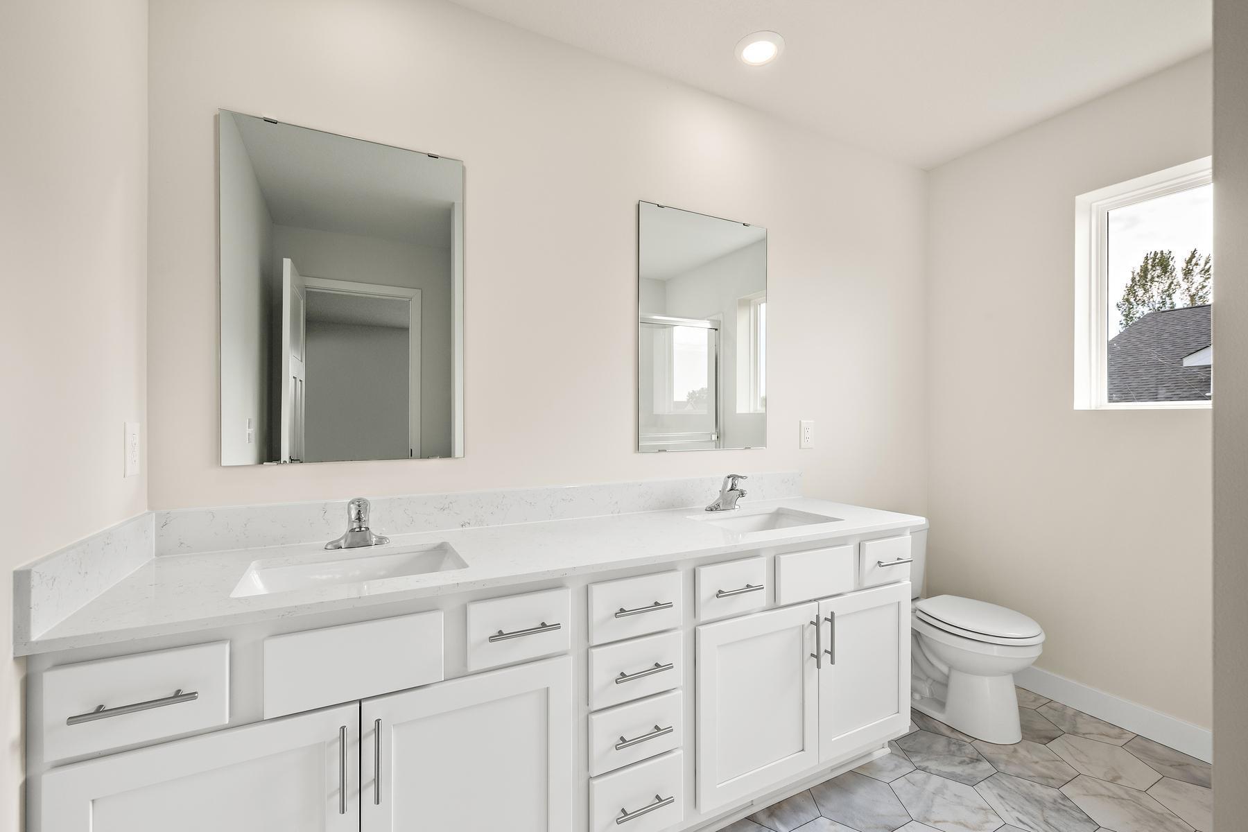 608 Redwood Loop N Property Photo 18