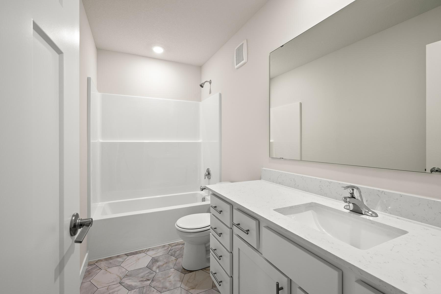 608 Redwood Loop N Property Photo 19