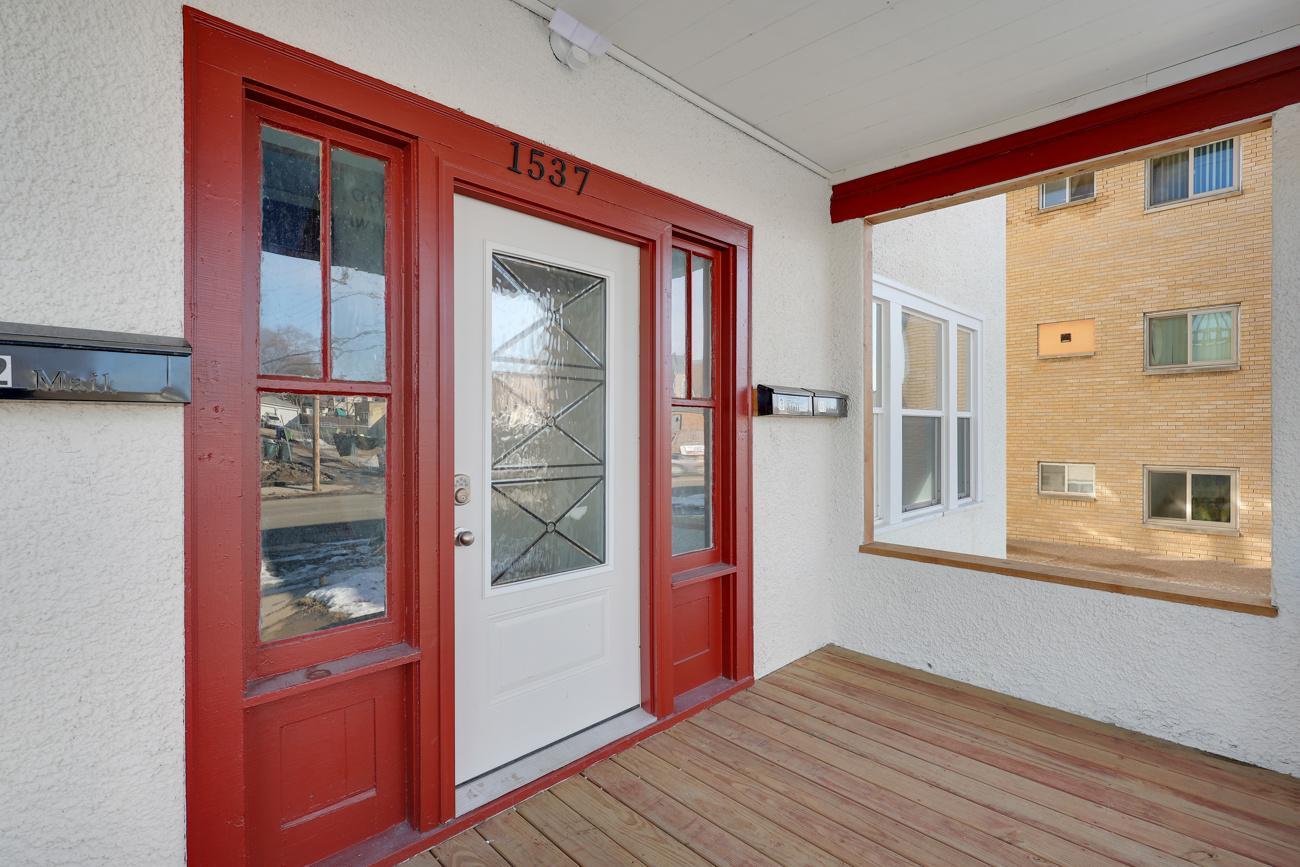 1537 E 38th Street Property Photo 4