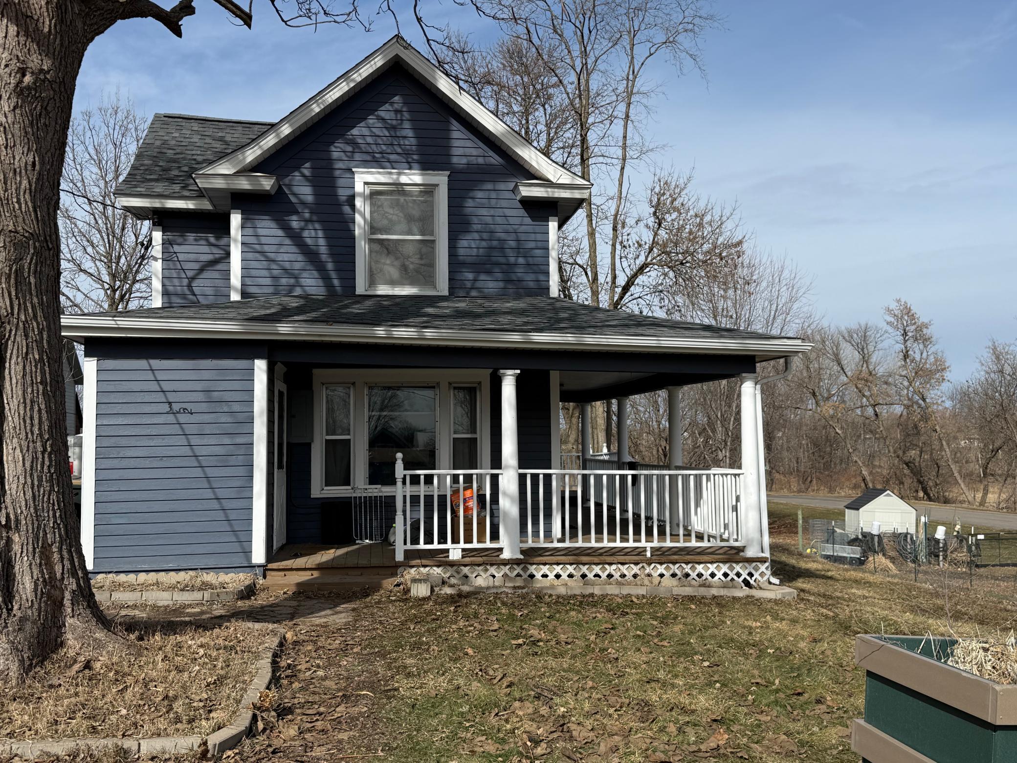 352 4th Street N Property Photo 1