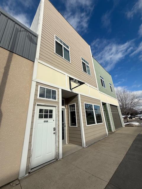 412 E Main Street Property Photo 2