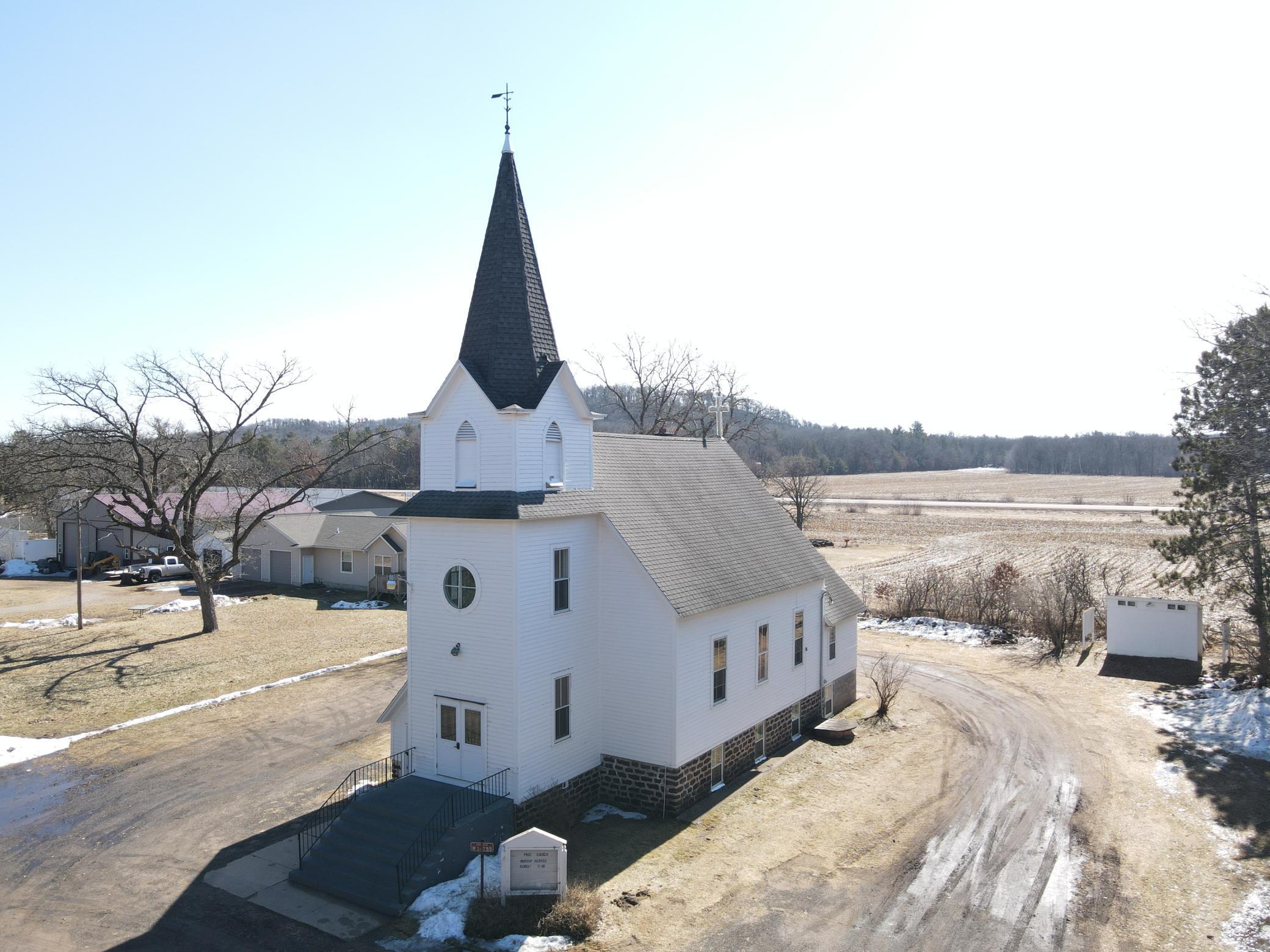 W14755 Old Highway 10 Property Photo 4