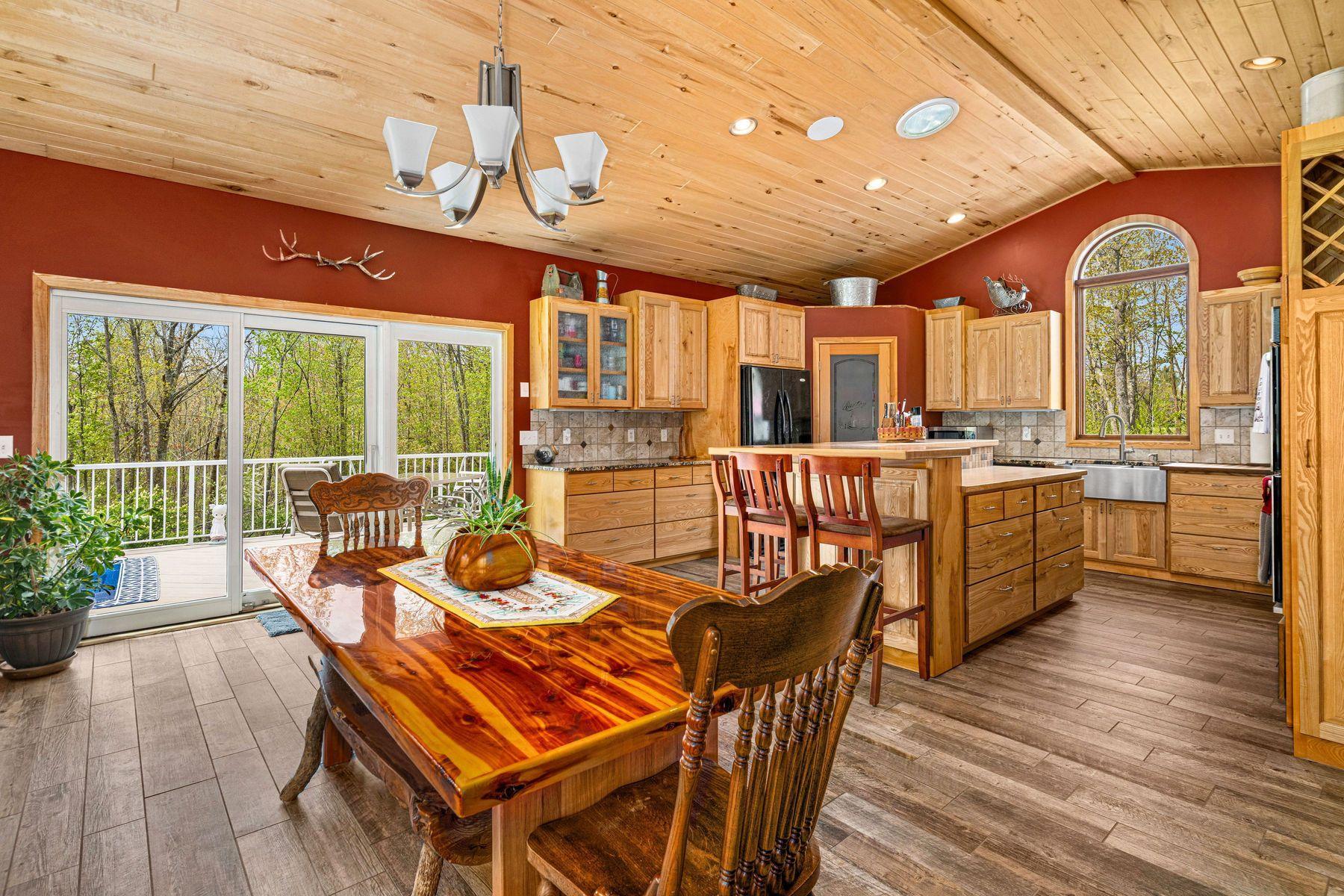 76100 Maple Road Property Photo 6