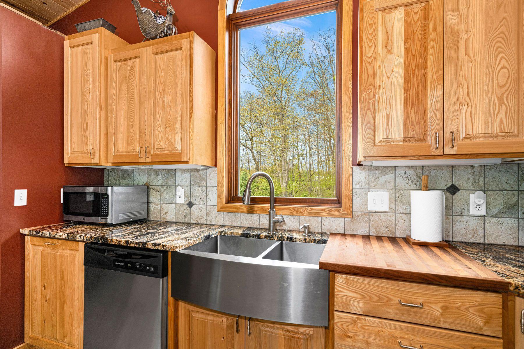 76100 Maple Road Property Photo 11