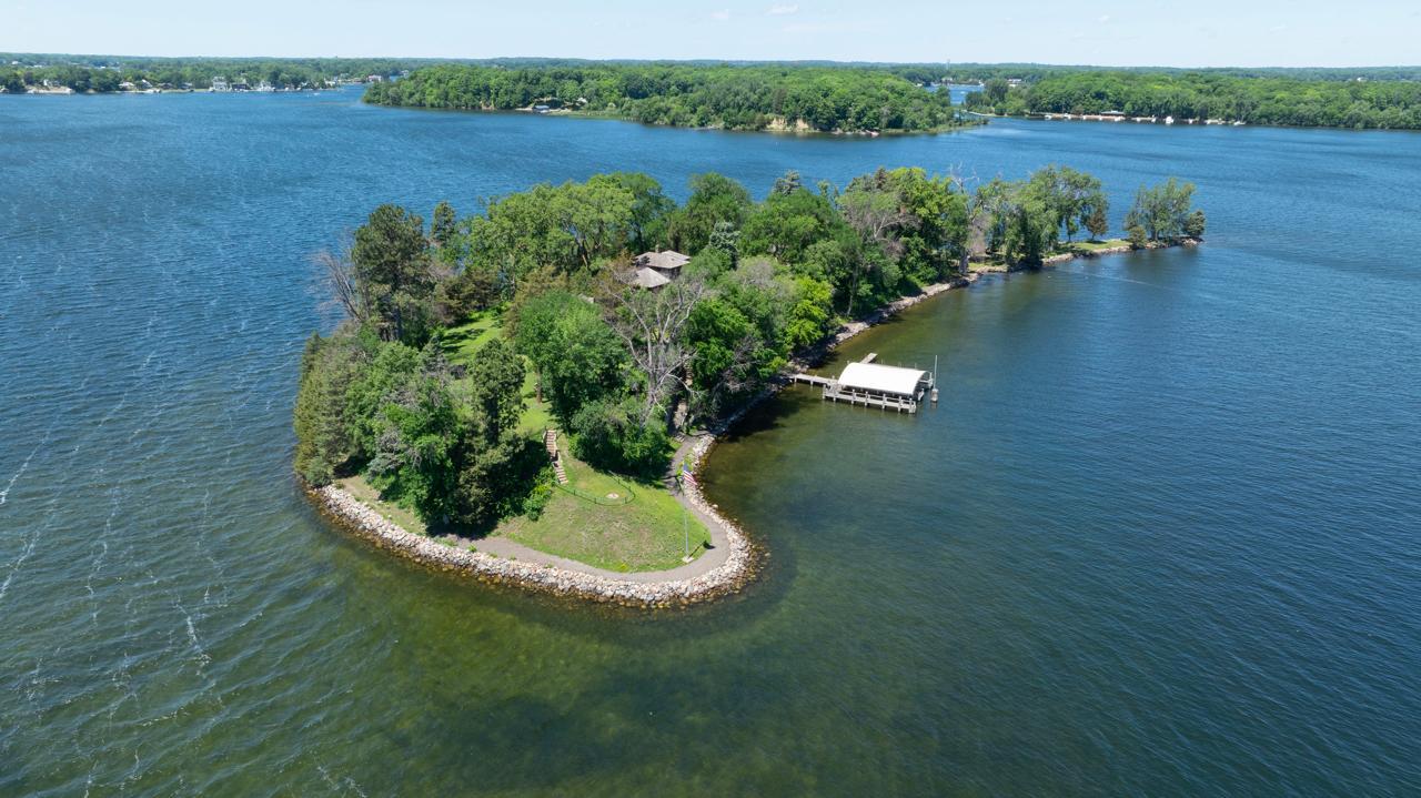 1000 Gale Island Property Photo 3