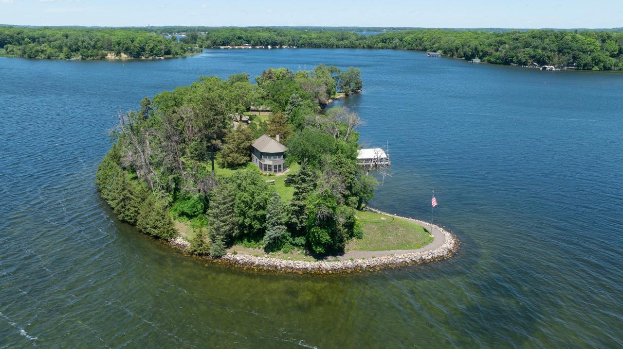 1000 Gale Island Property Photo 4