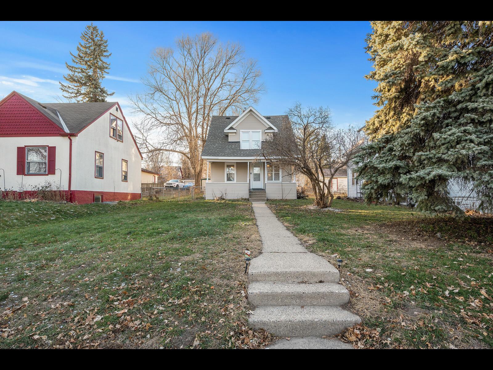 2631 Thomas Avenue N Property Photo 1