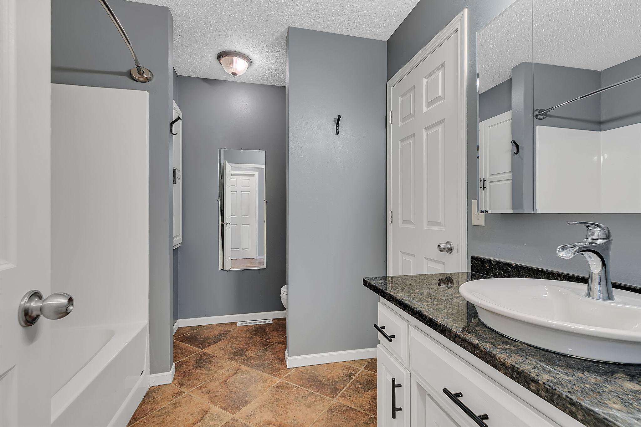 105 Iris Lane Ne Property Photo 18
