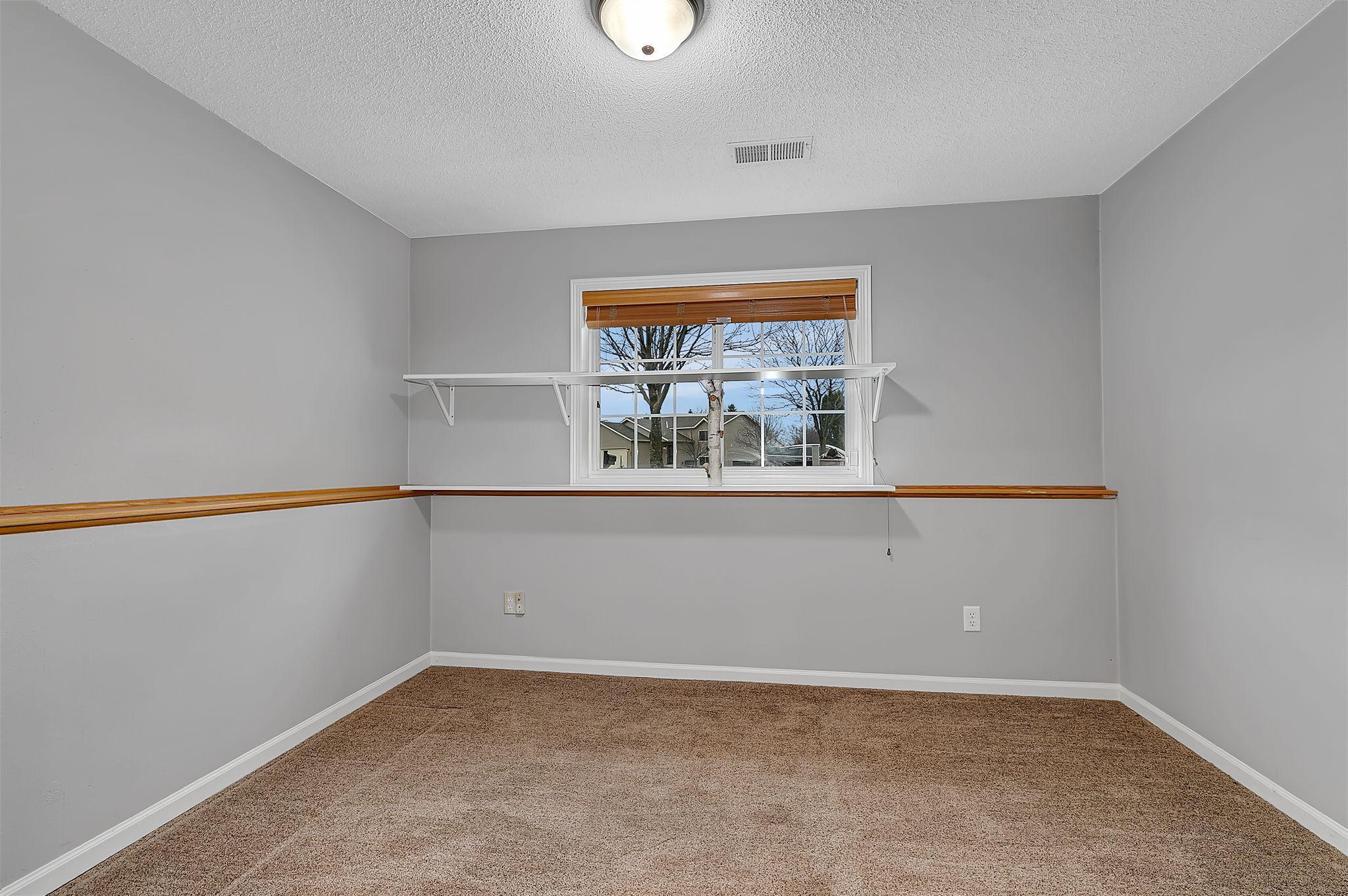 105 Iris Lane Ne Property Photo 24