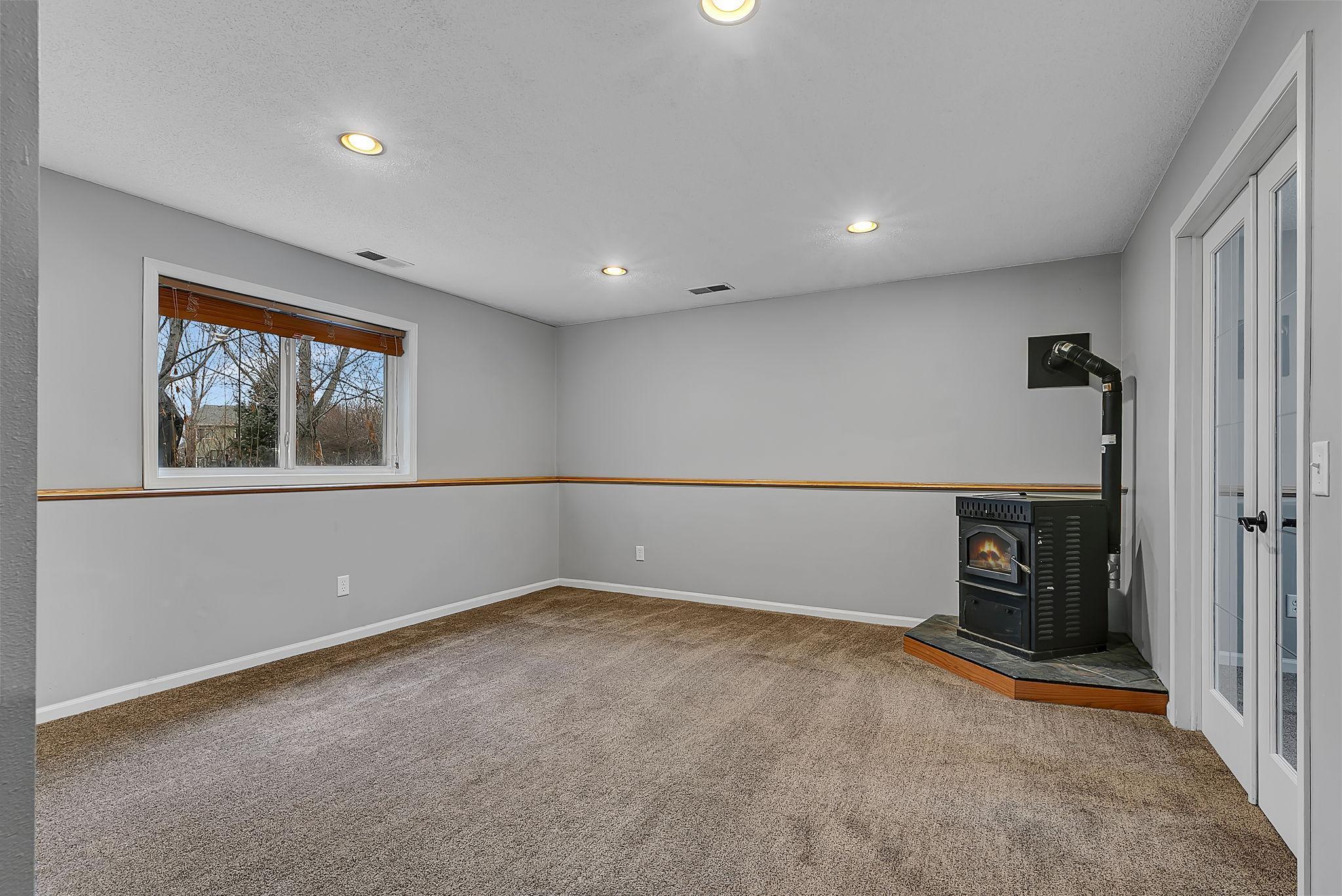 105 Iris Lane Ne Property Photo 26