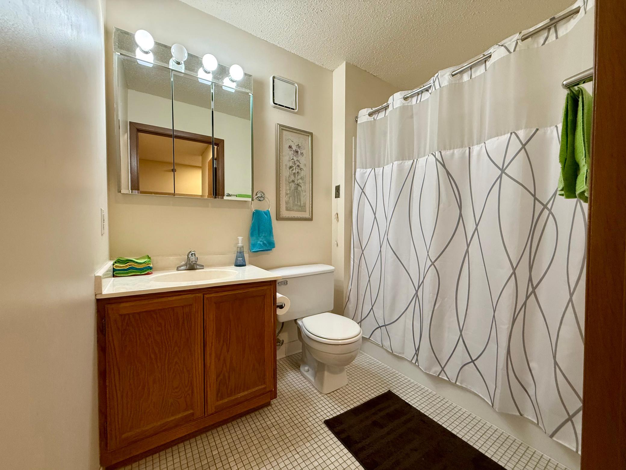 7600 Golden Valley Road 305 Property Photo 10