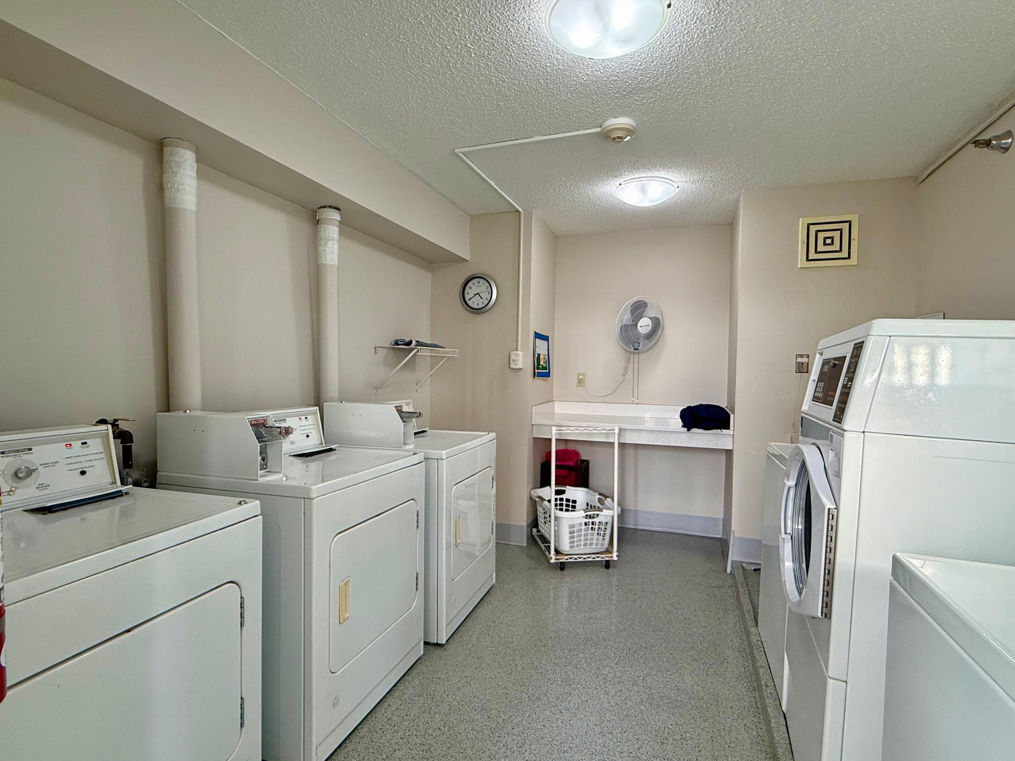 7600 Golden Valley Road 305 Property Photo 17