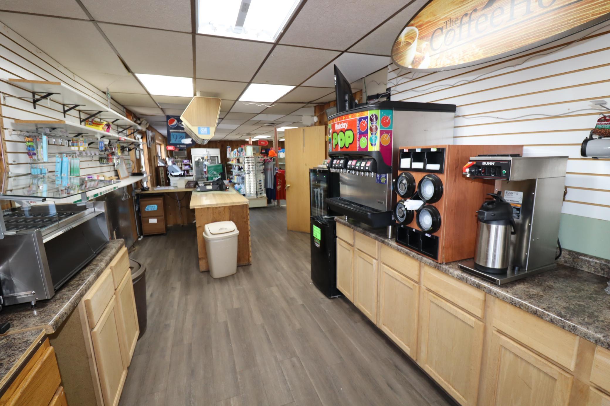 22195 Us Highway 63 Property Photo 5