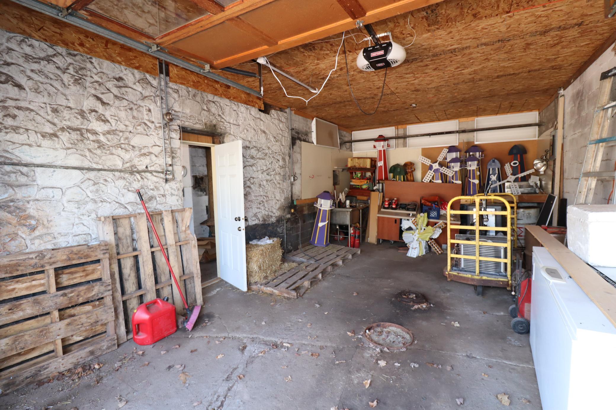 22195 Us Highway 63 Property Photo 49