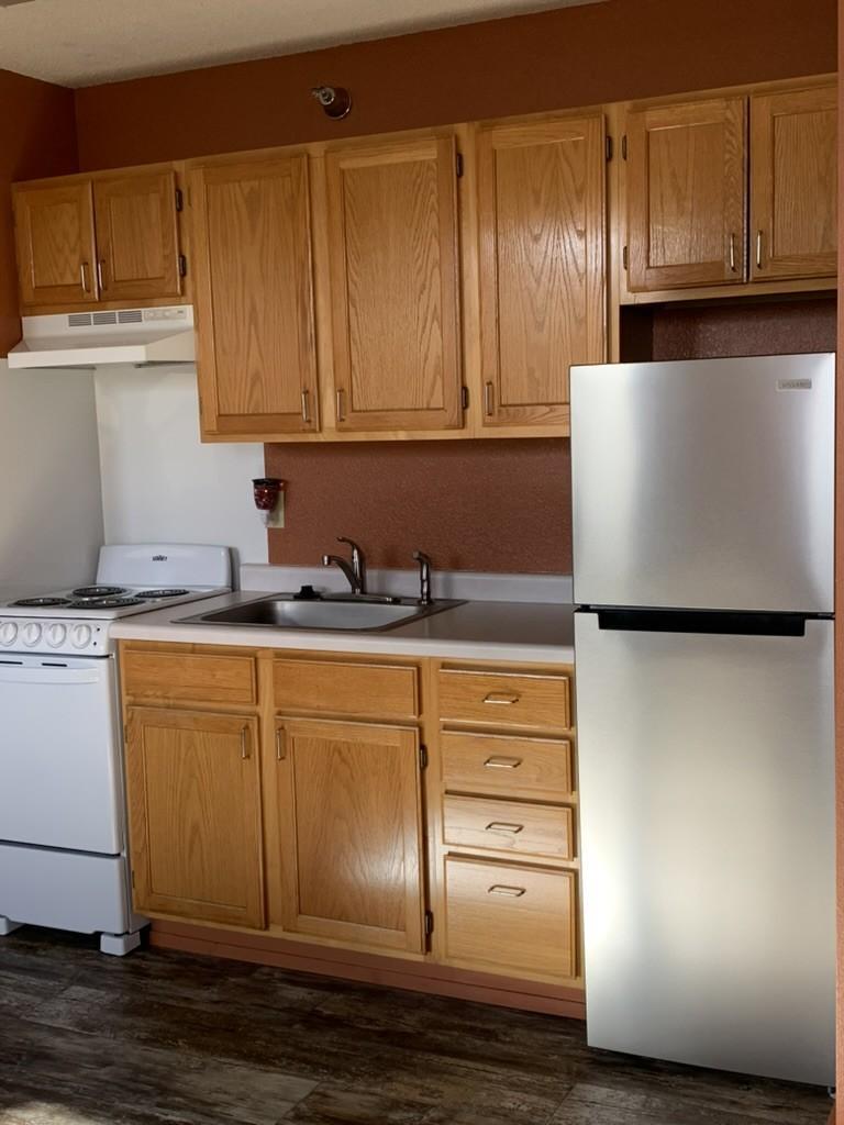 31 Chestnut Street E #4 Property Photo 4