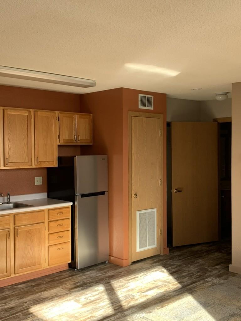 31 Chestnut Street E #4 Property Photo 5