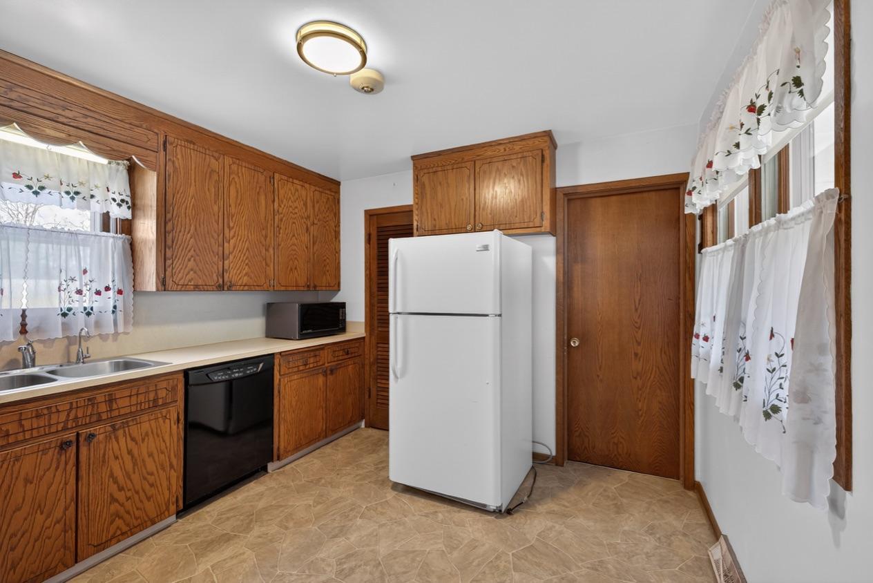 815 E Center Street Property Photo 15