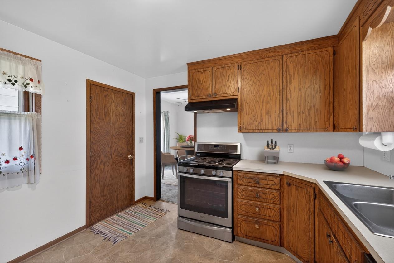 815 E Center Street Property Photo 17