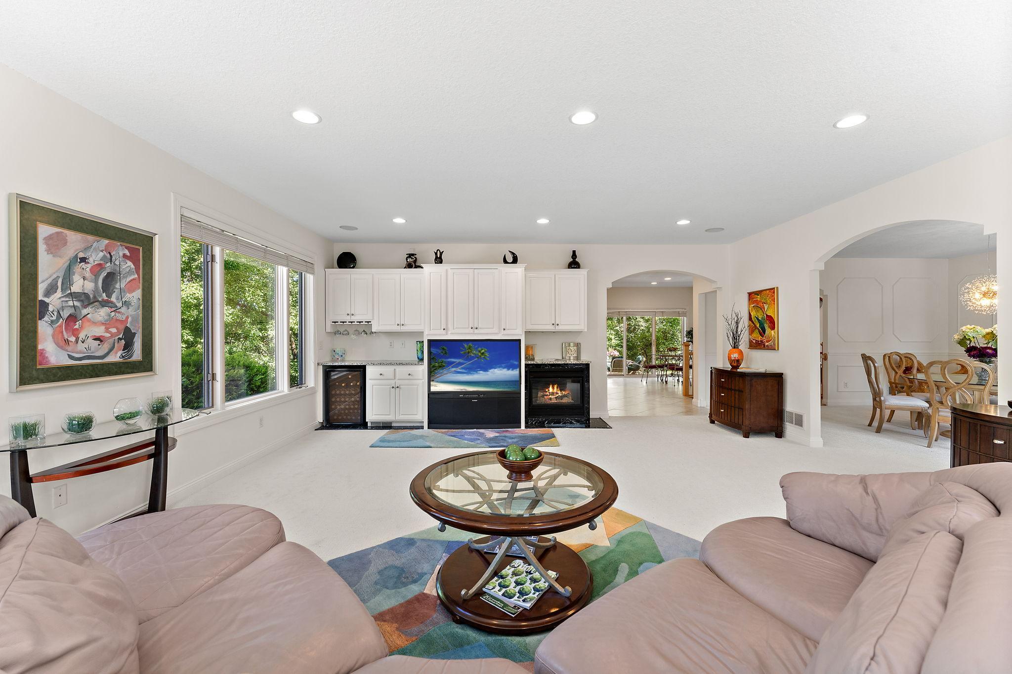 2935 Minnehaha Curve E Property Photo 7