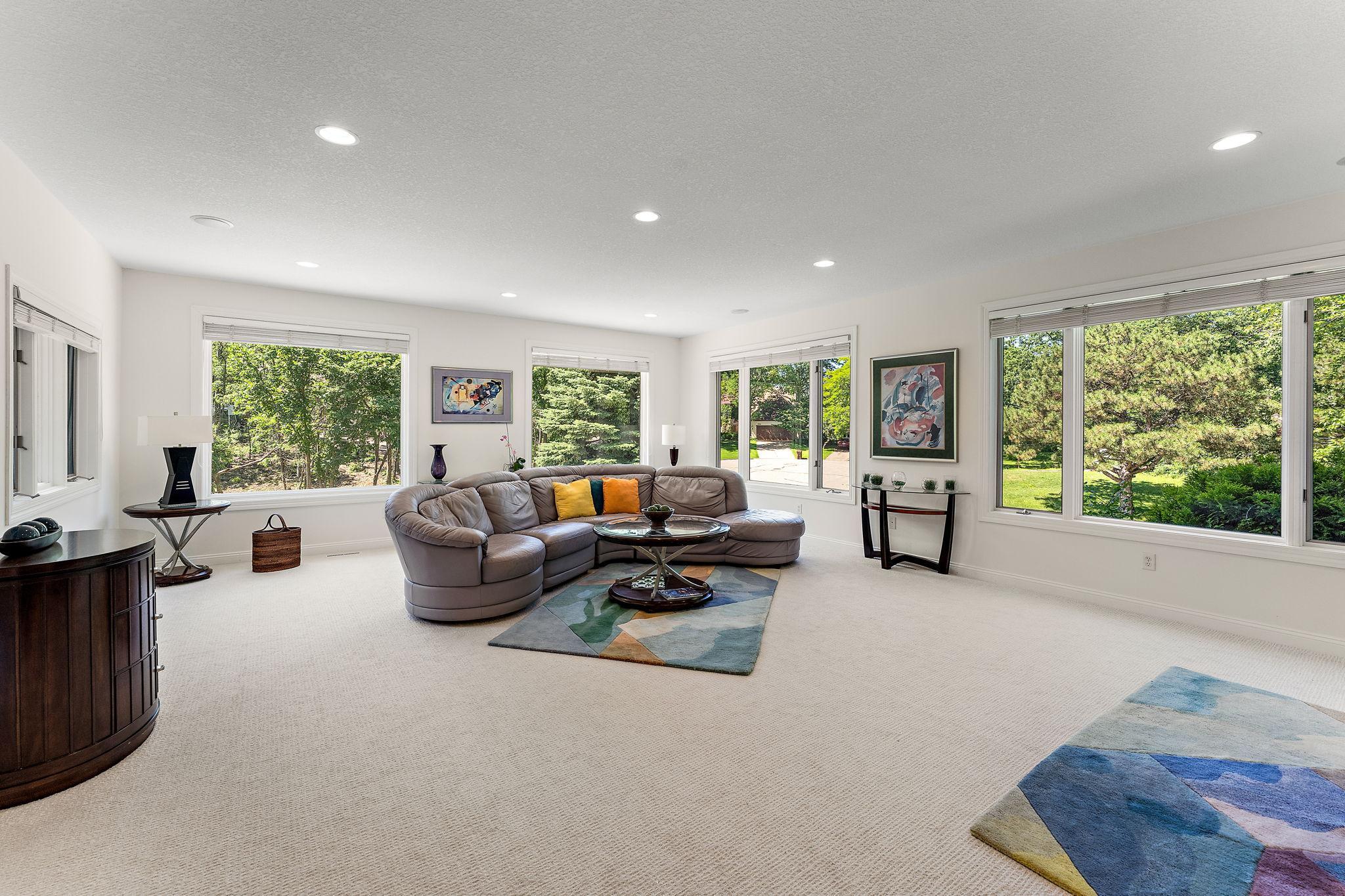 2935 Minnehaha Curve E Property Photo 8
