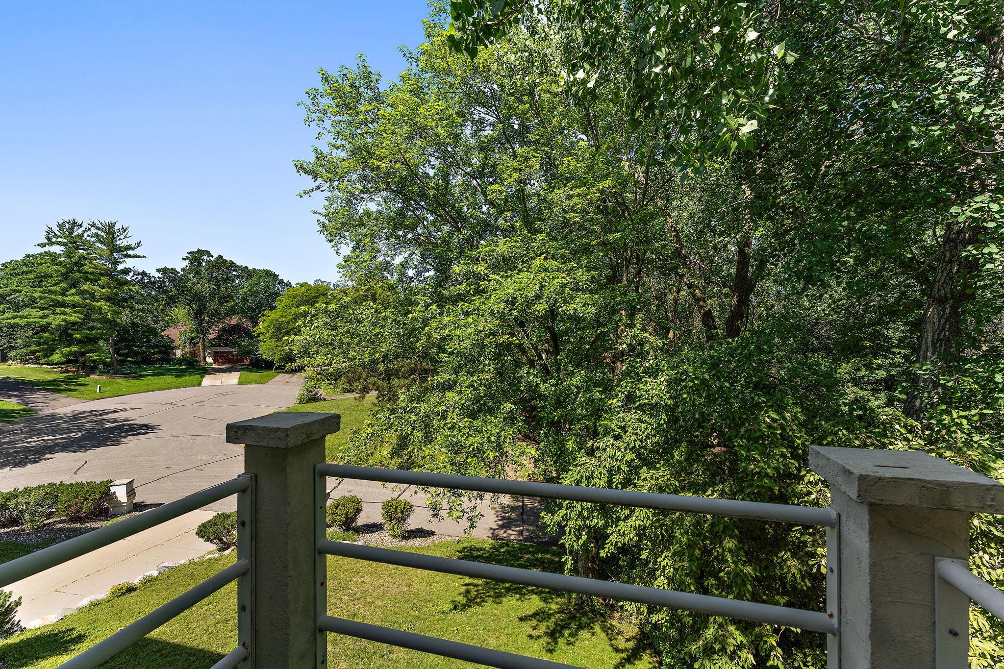 2935 Minnehaha Curve E Property Photo 52