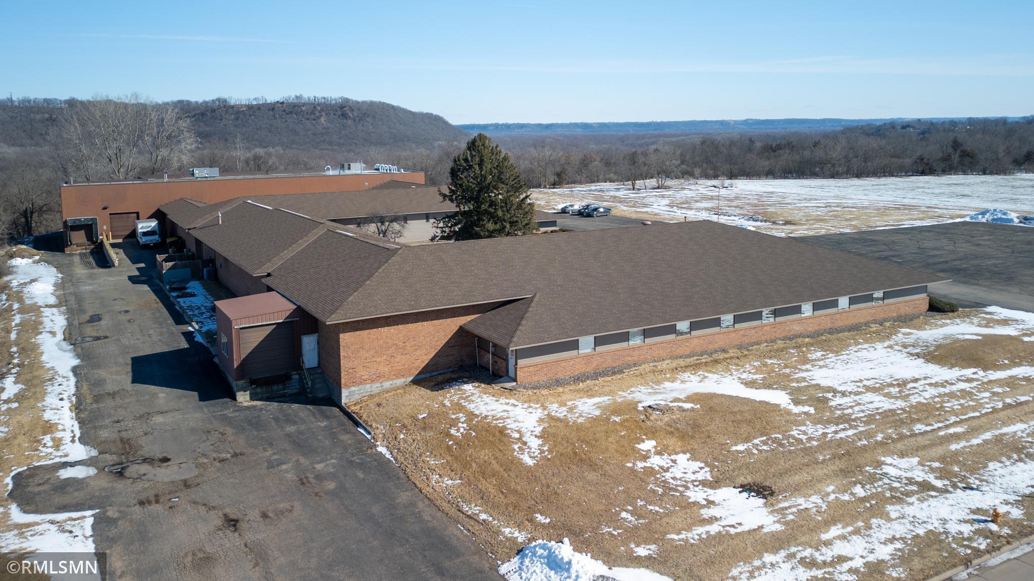 5140 Moundview Drive Property Photo 2