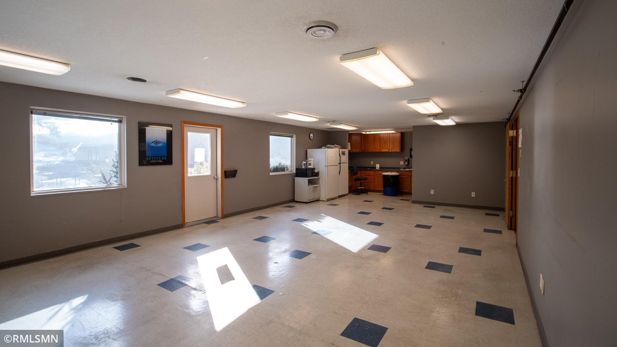 5140 Moundview Drive Property Photo 20