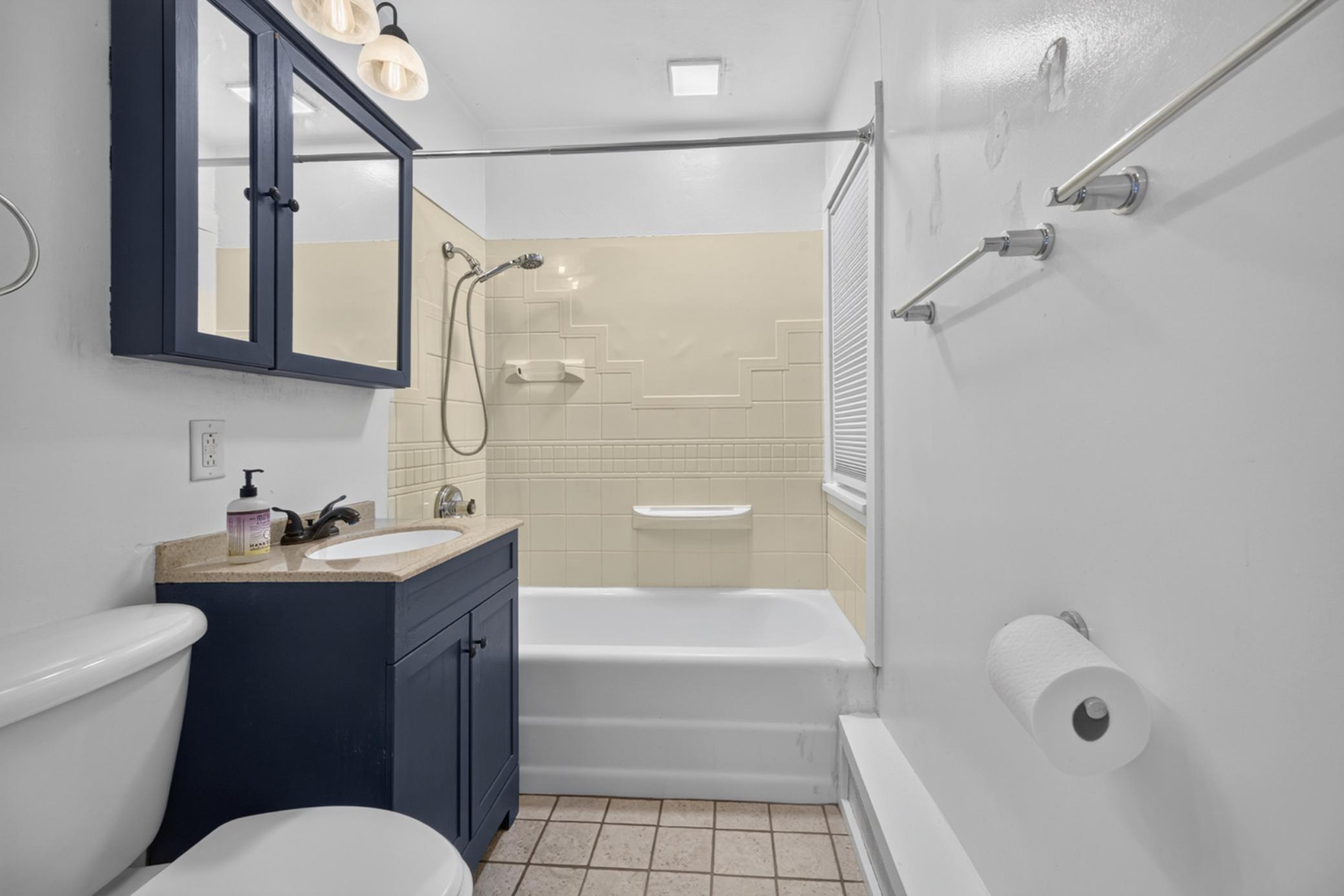 1033 Armstrong Avenue Property Photo 12