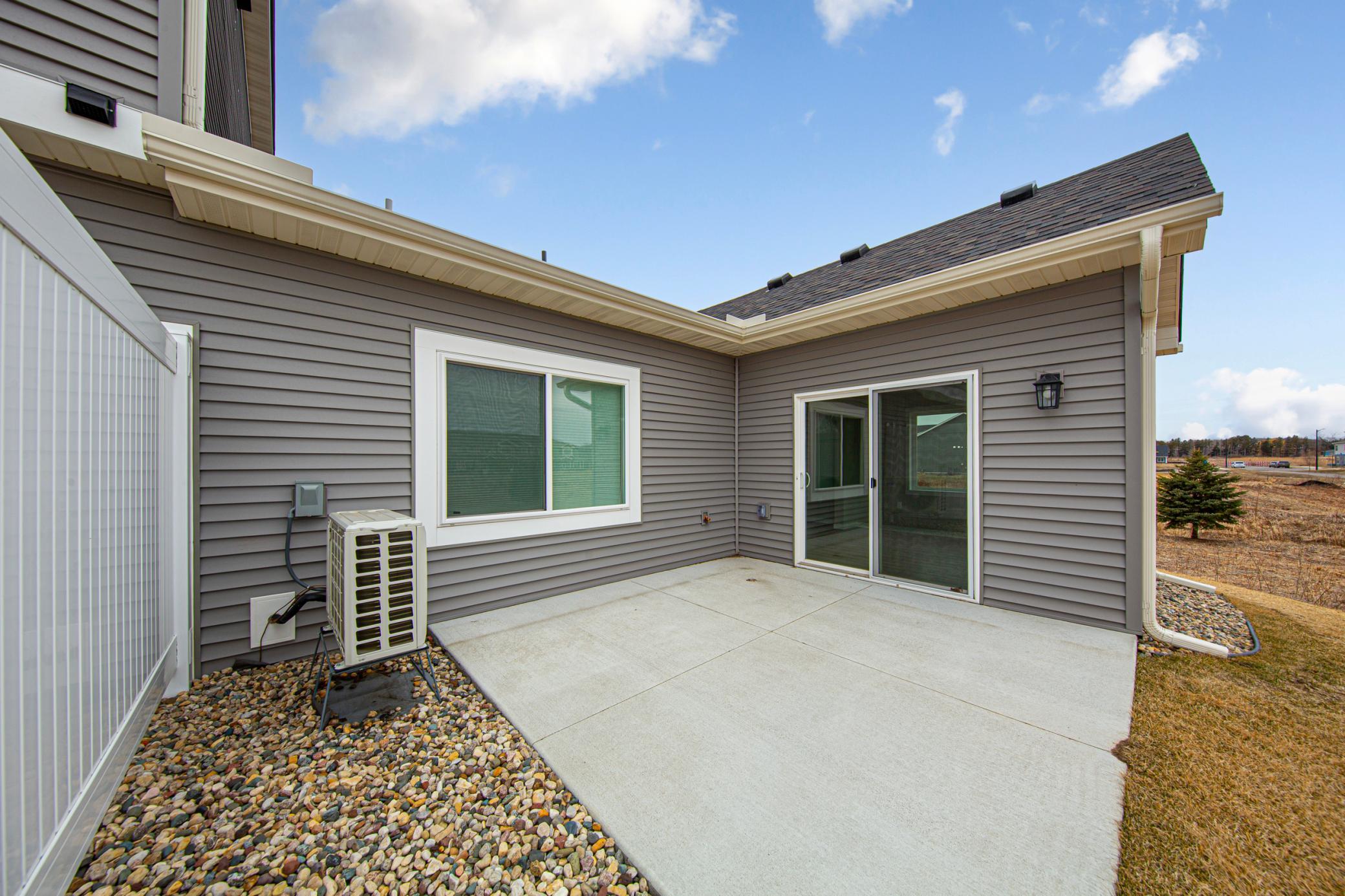 501 Ford Street E Property Photo 4