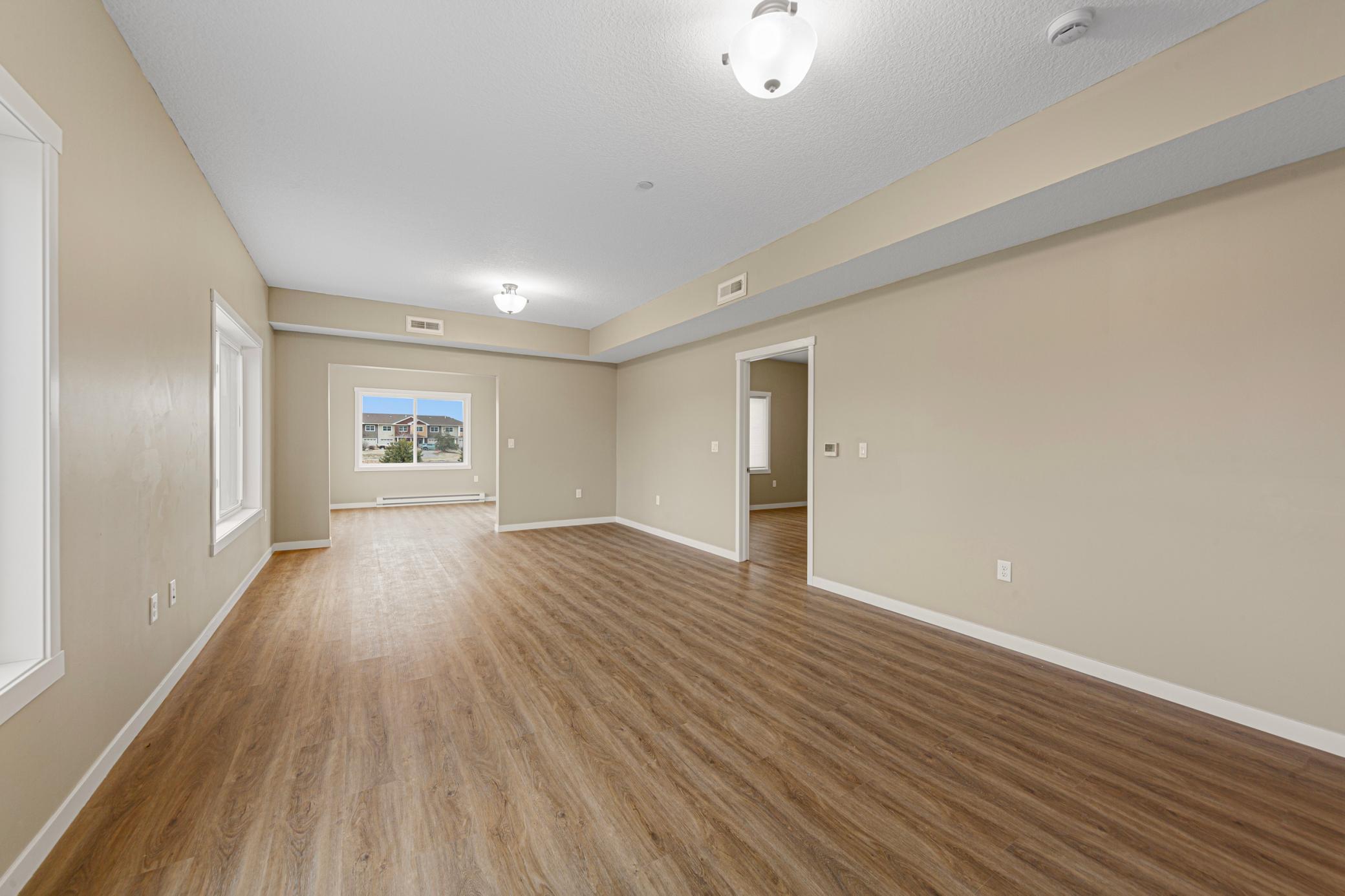 501 Ford Street E Property Photo 7