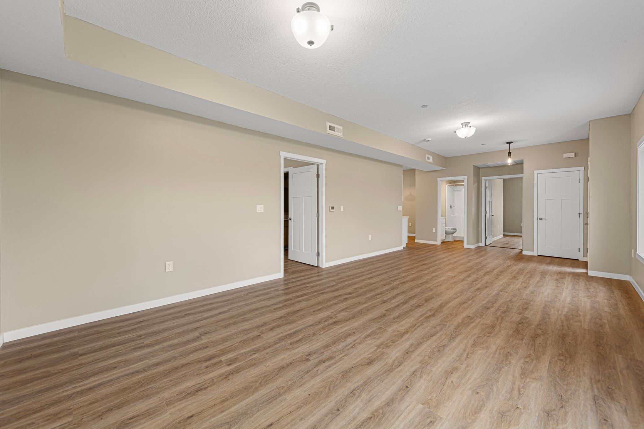 501 Ford Street E Property Photo 9