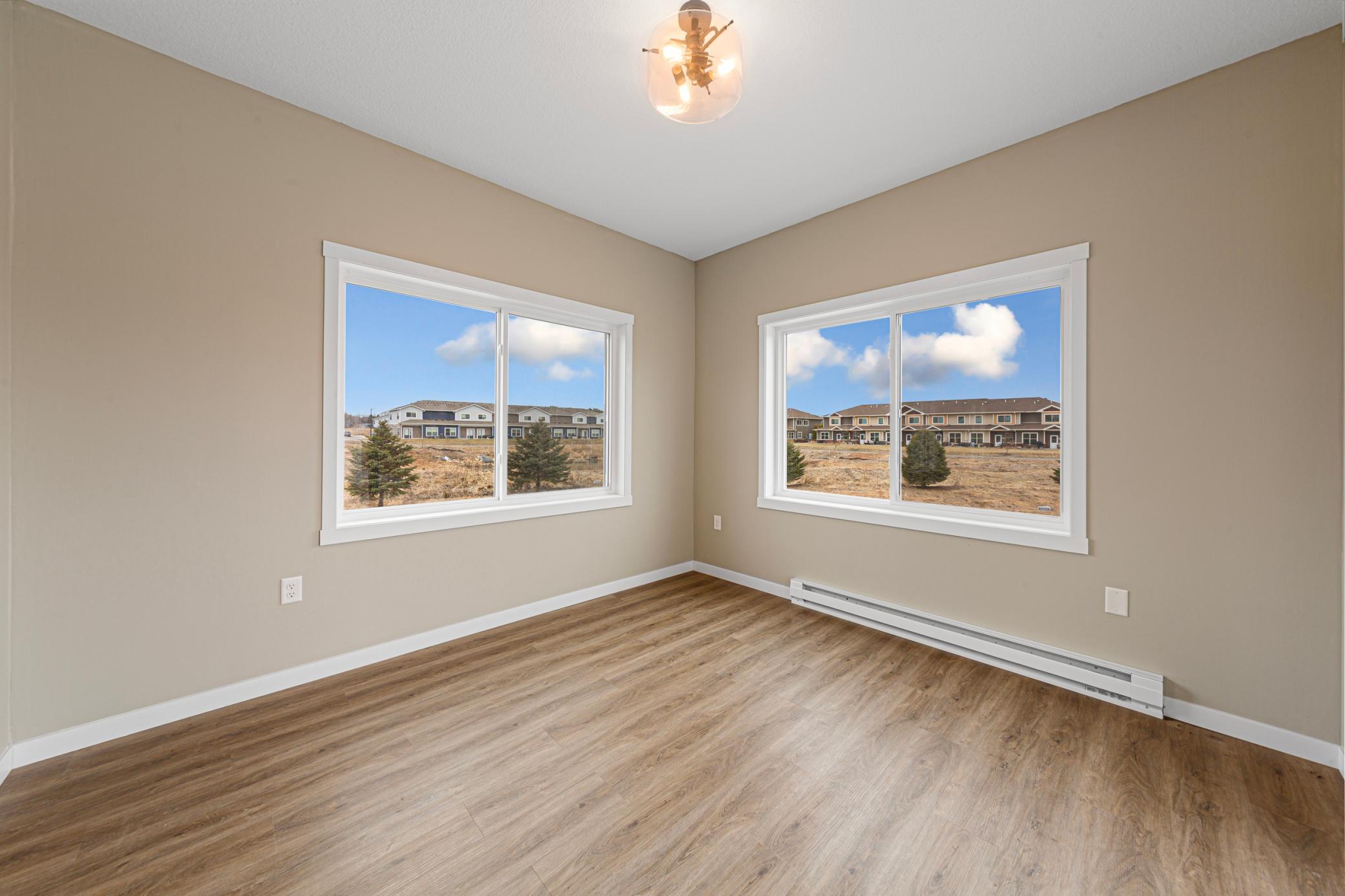 501 Ford Street E Property Photo 11