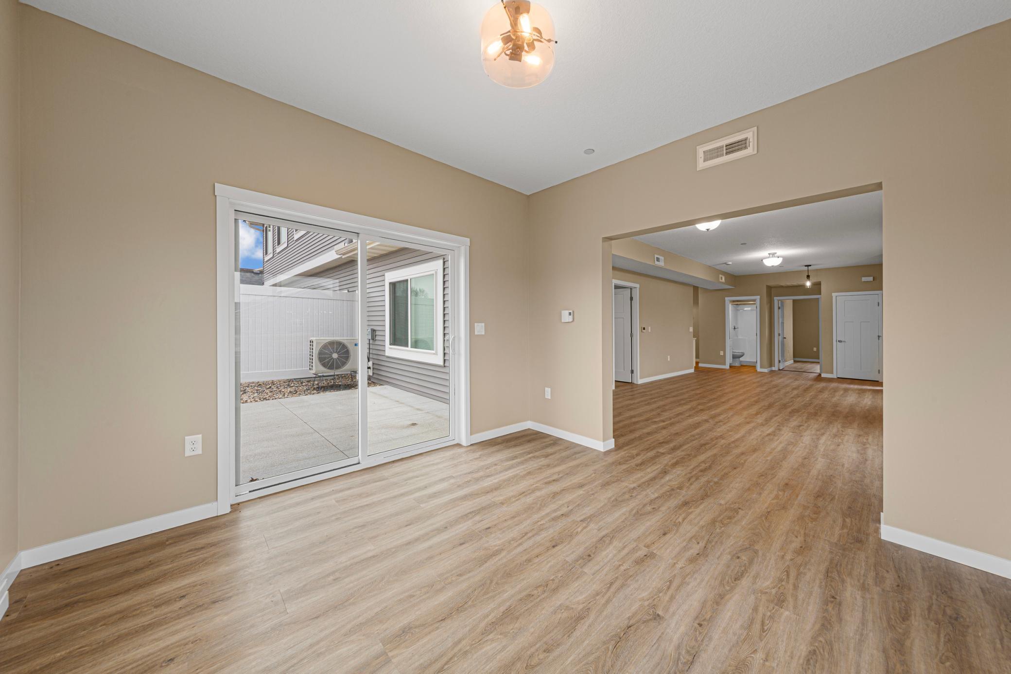 501 Ford Street E Property Photo 12