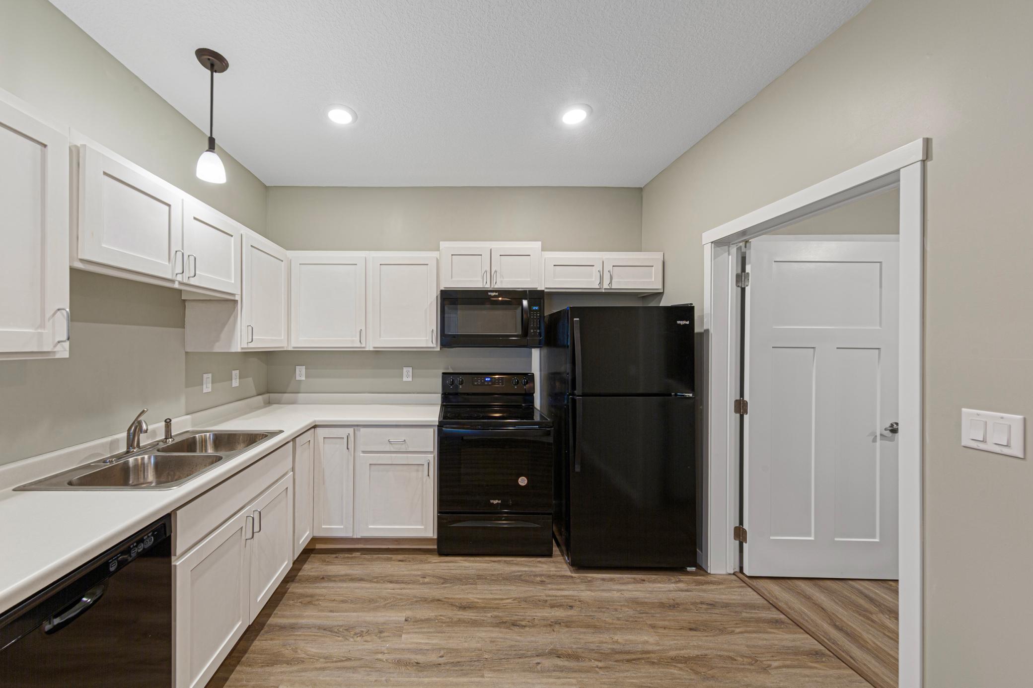 501 Ford Street E Property Photo 14