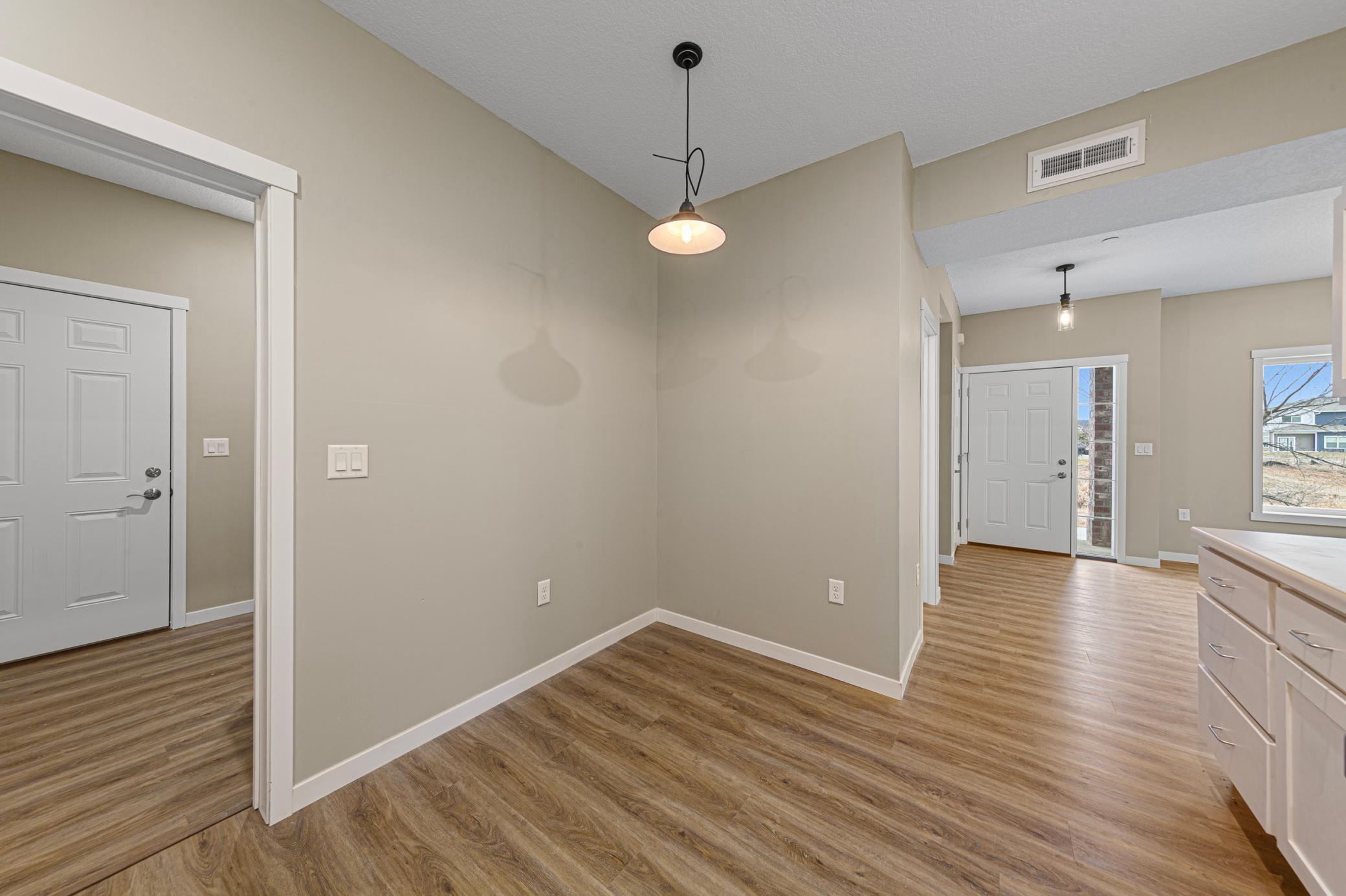 501 Ford Street E Property Photo 15