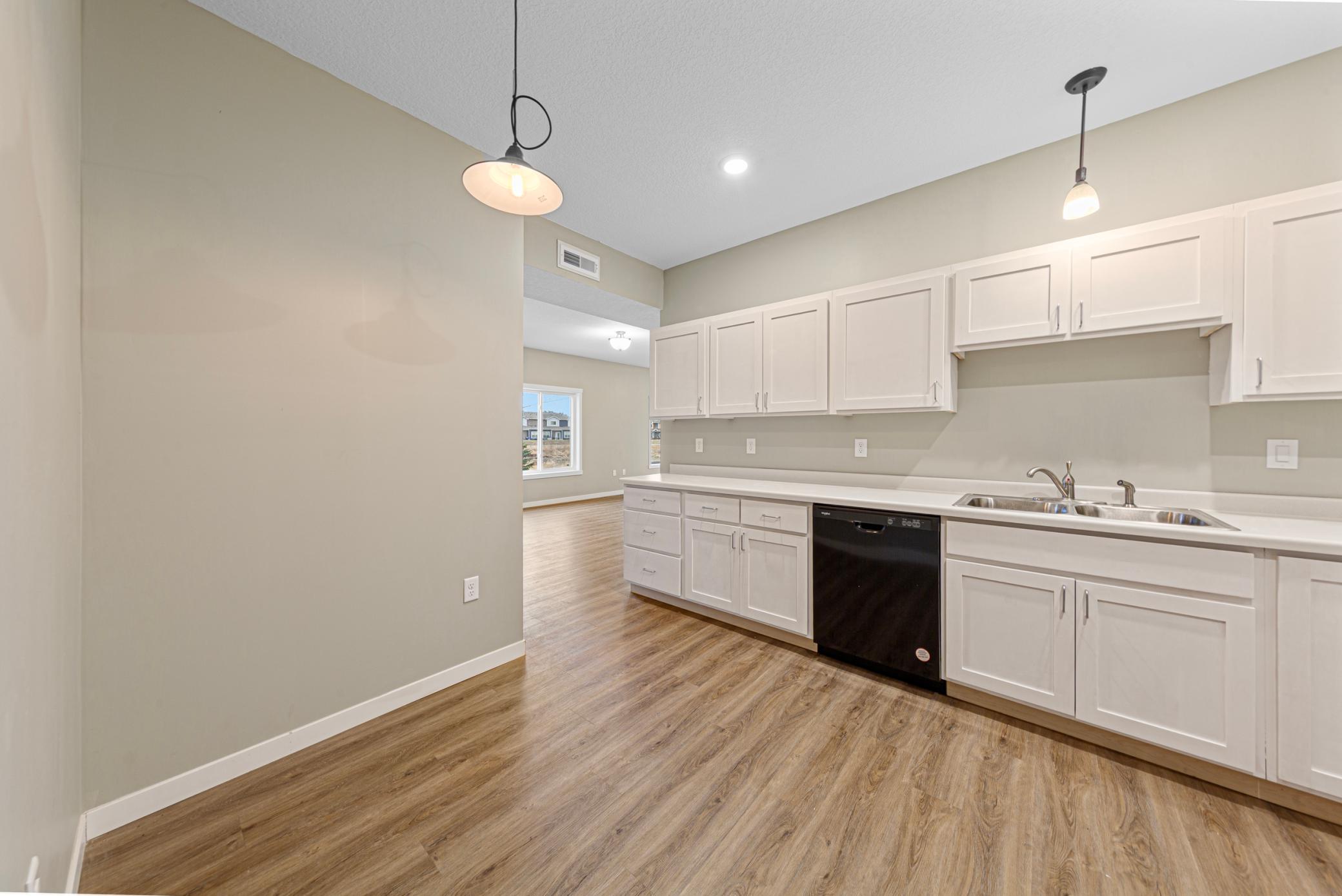 501 Ford Street E Property Photo 16