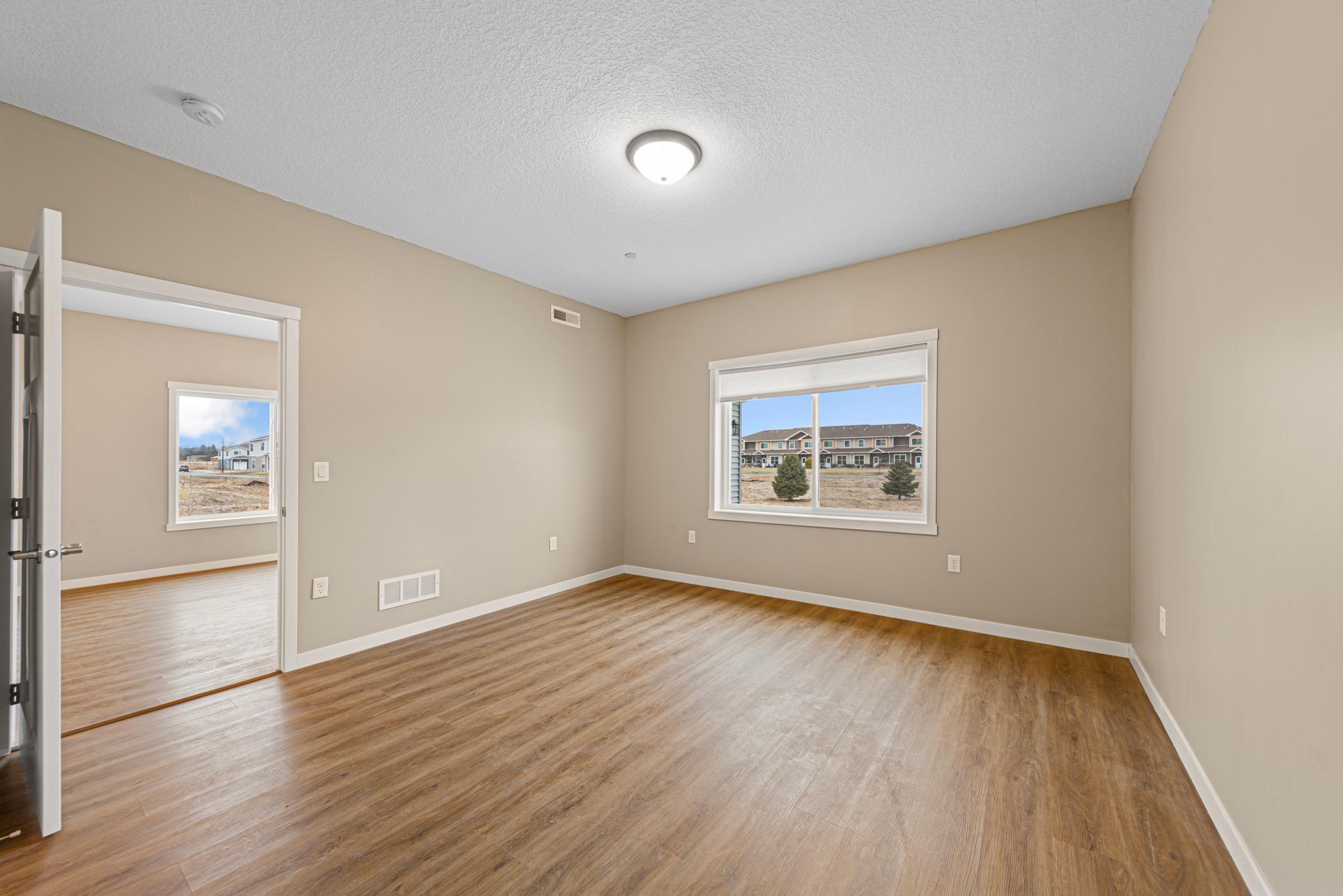 501 Ford Street E Property Photo 21