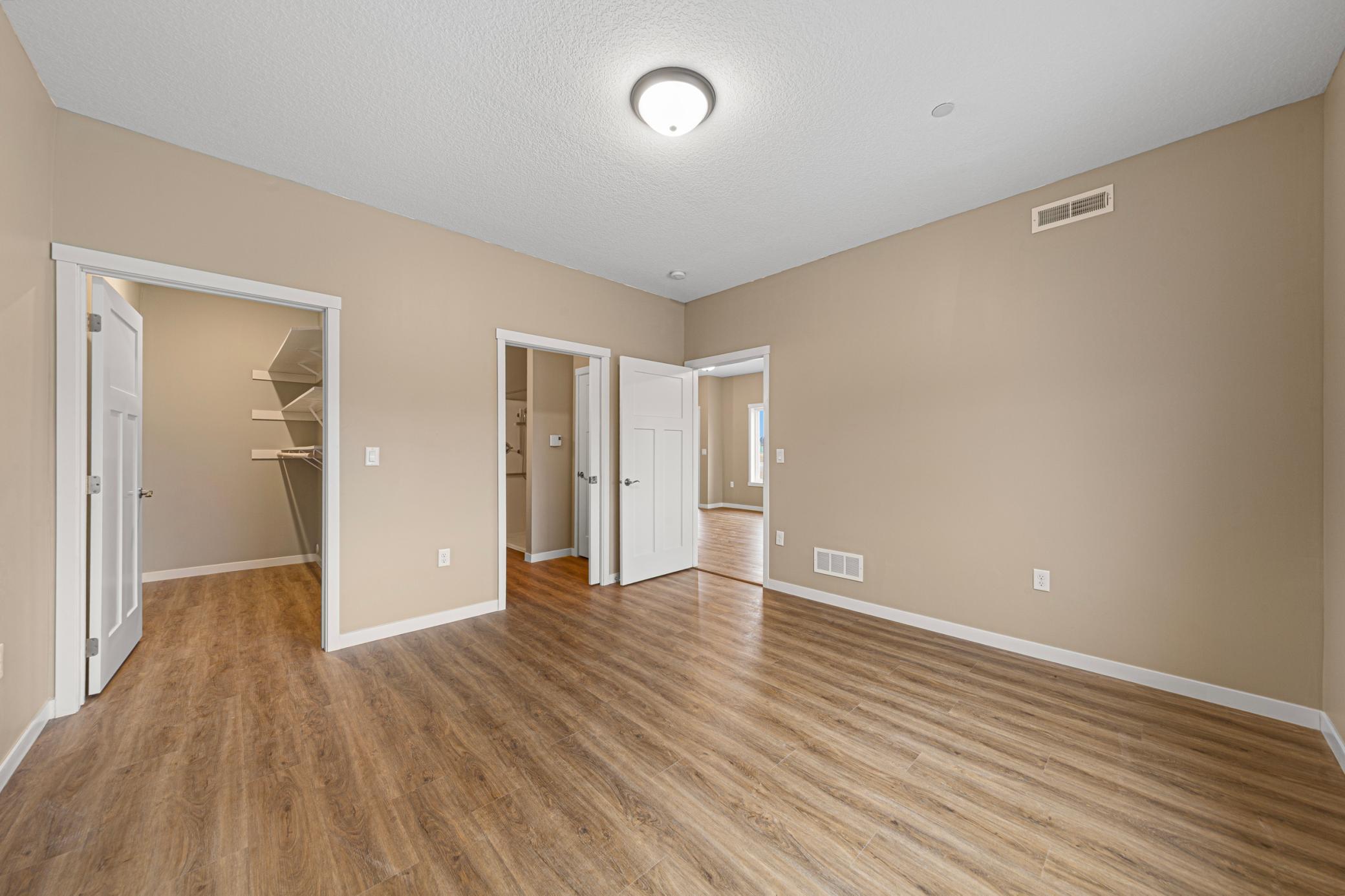 501 Ford Street E Property Photo 22
