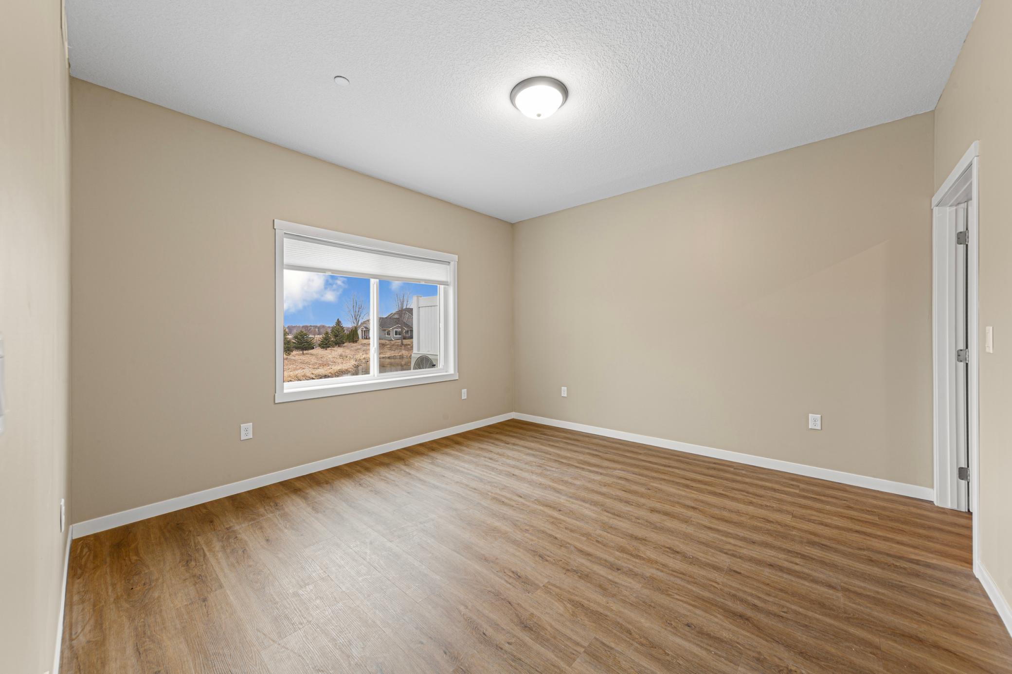 501 Ford Street E Property Photo 23
