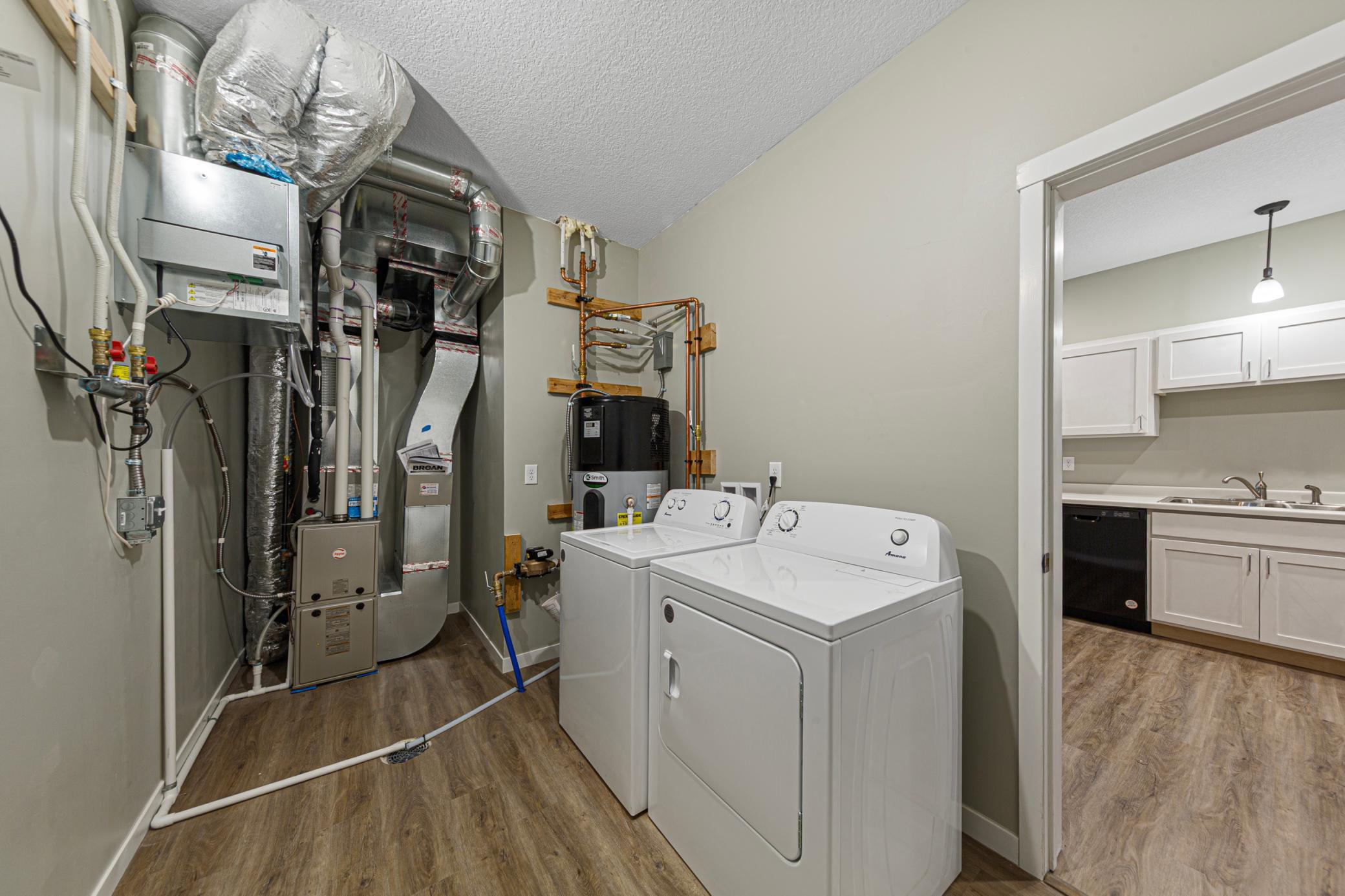 501 Ford Street E Property Photo 26