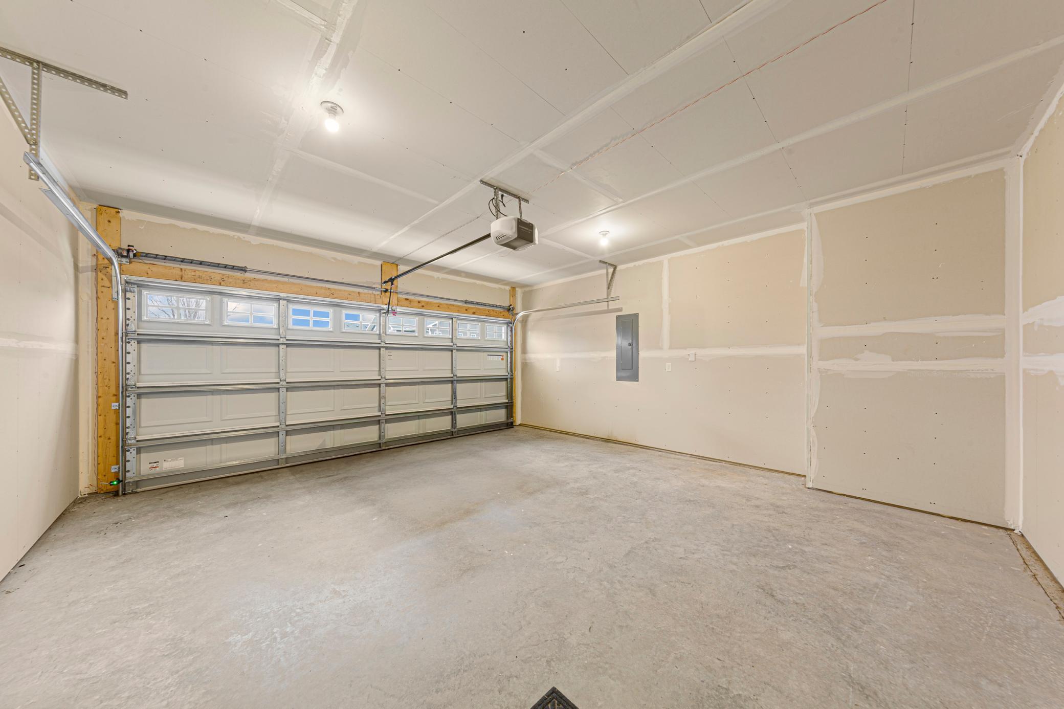 501 Ford Street E Property Photo 27