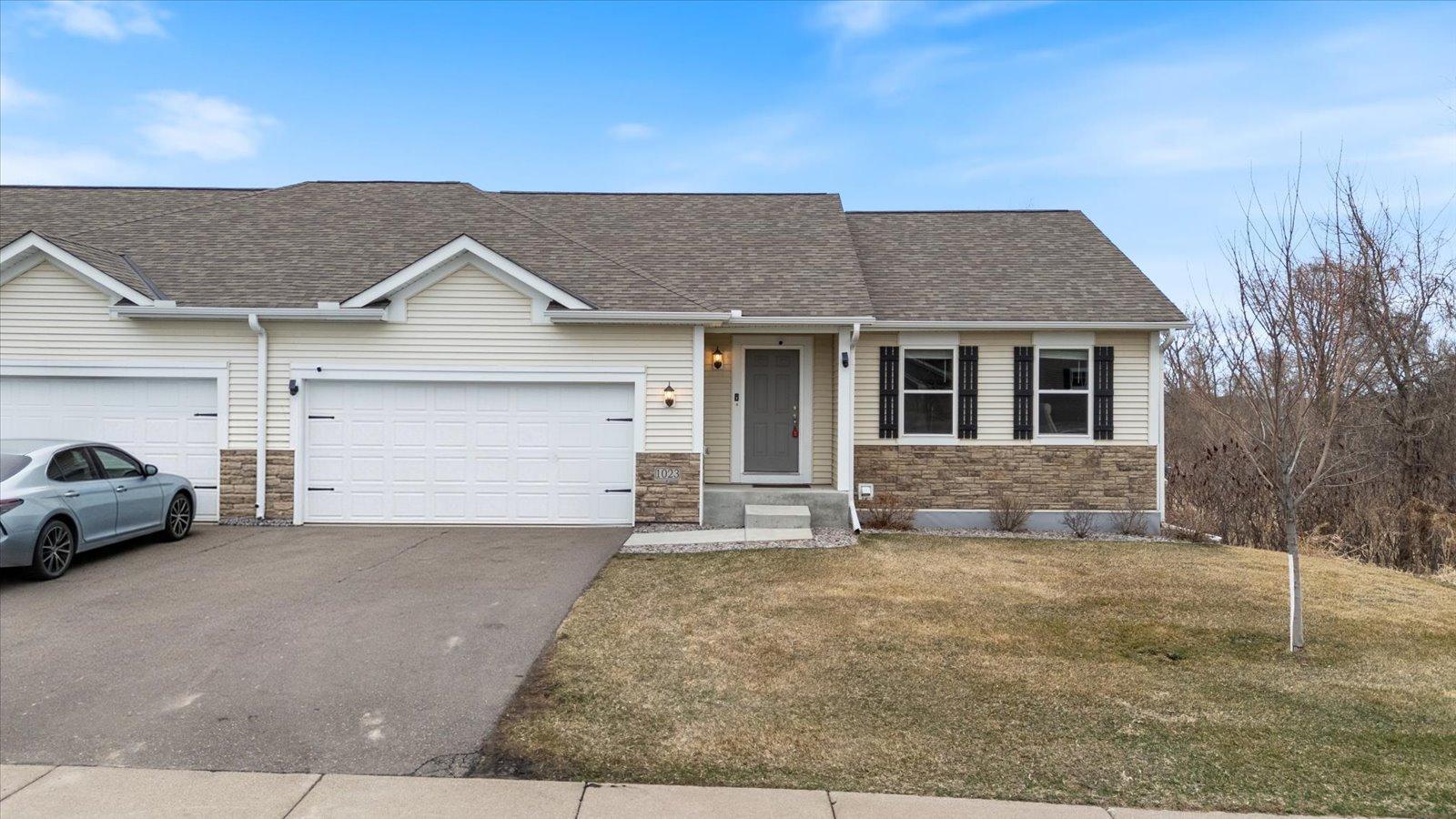 1023 White Tail Lane Property Photo 3