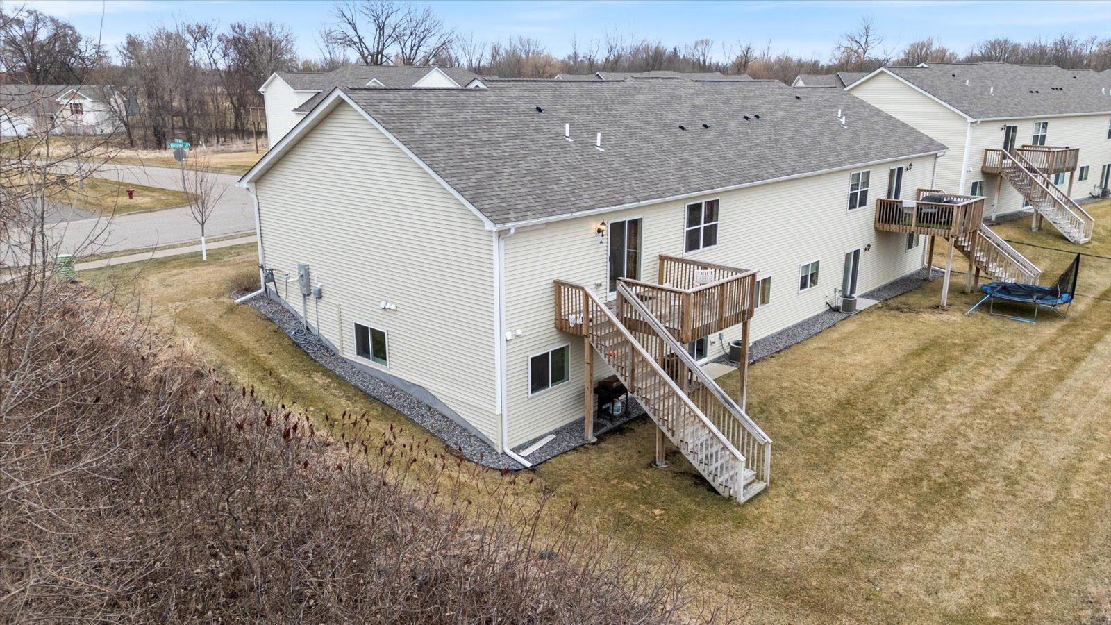 1023 White Tail Lane Property Photo 4