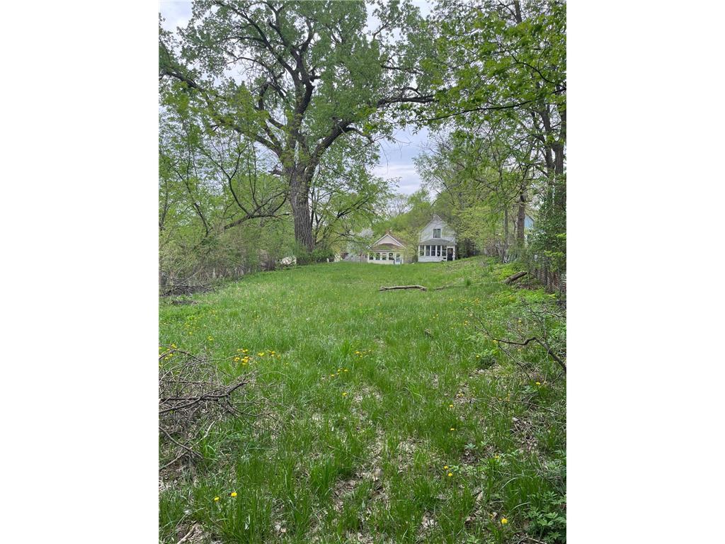 137 Sims Avenue Property Photo 2