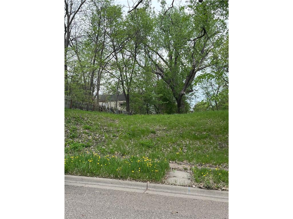 137 Sims Avenue Property Photo 4