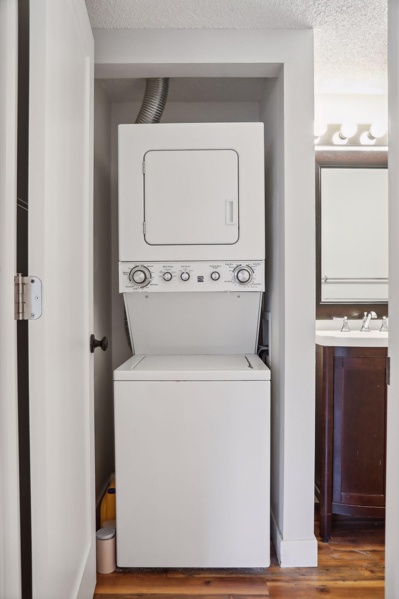 78 10th Street E 402 Property Photo 16
