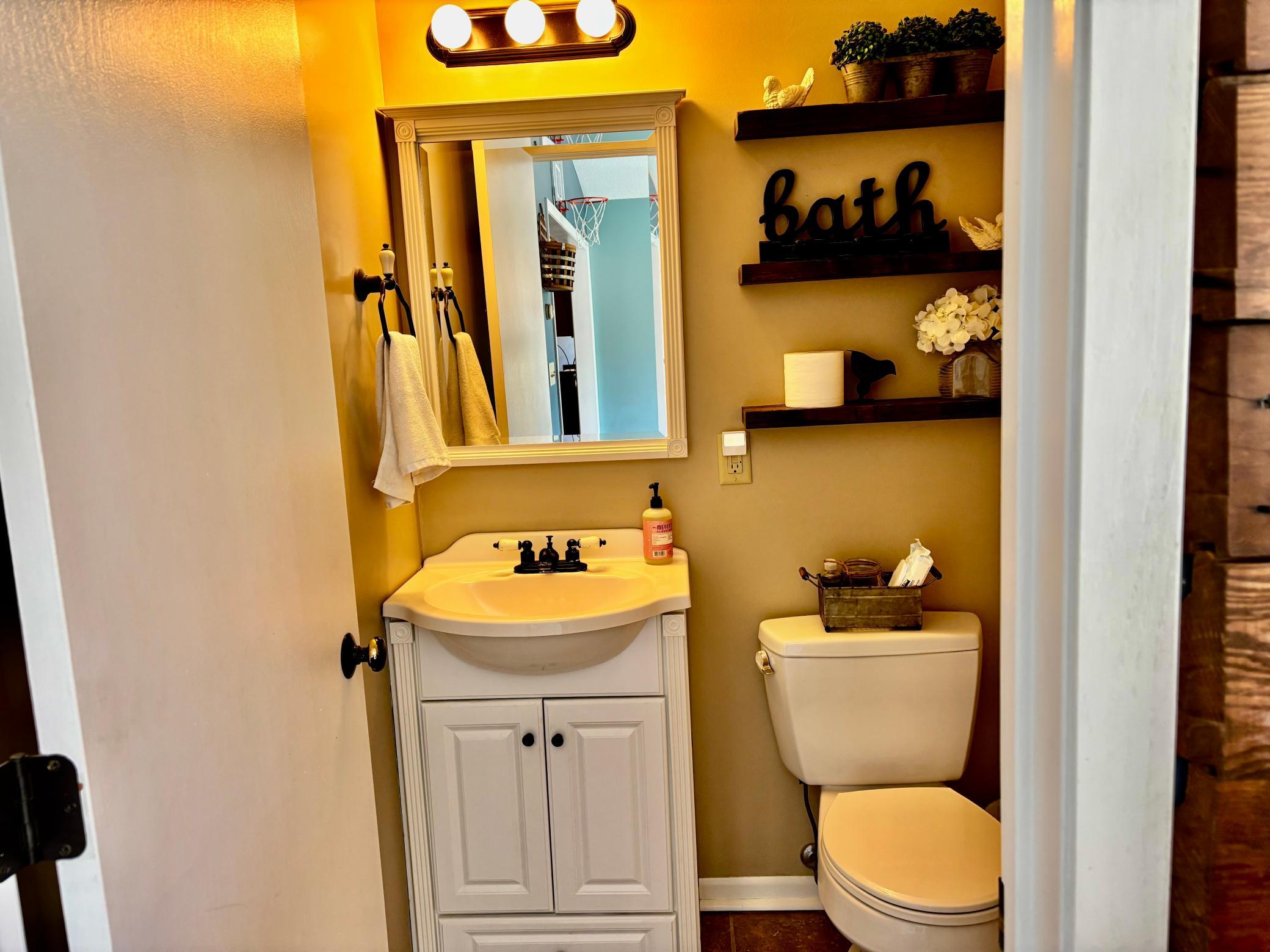 406 Robin Road Property Photo 11