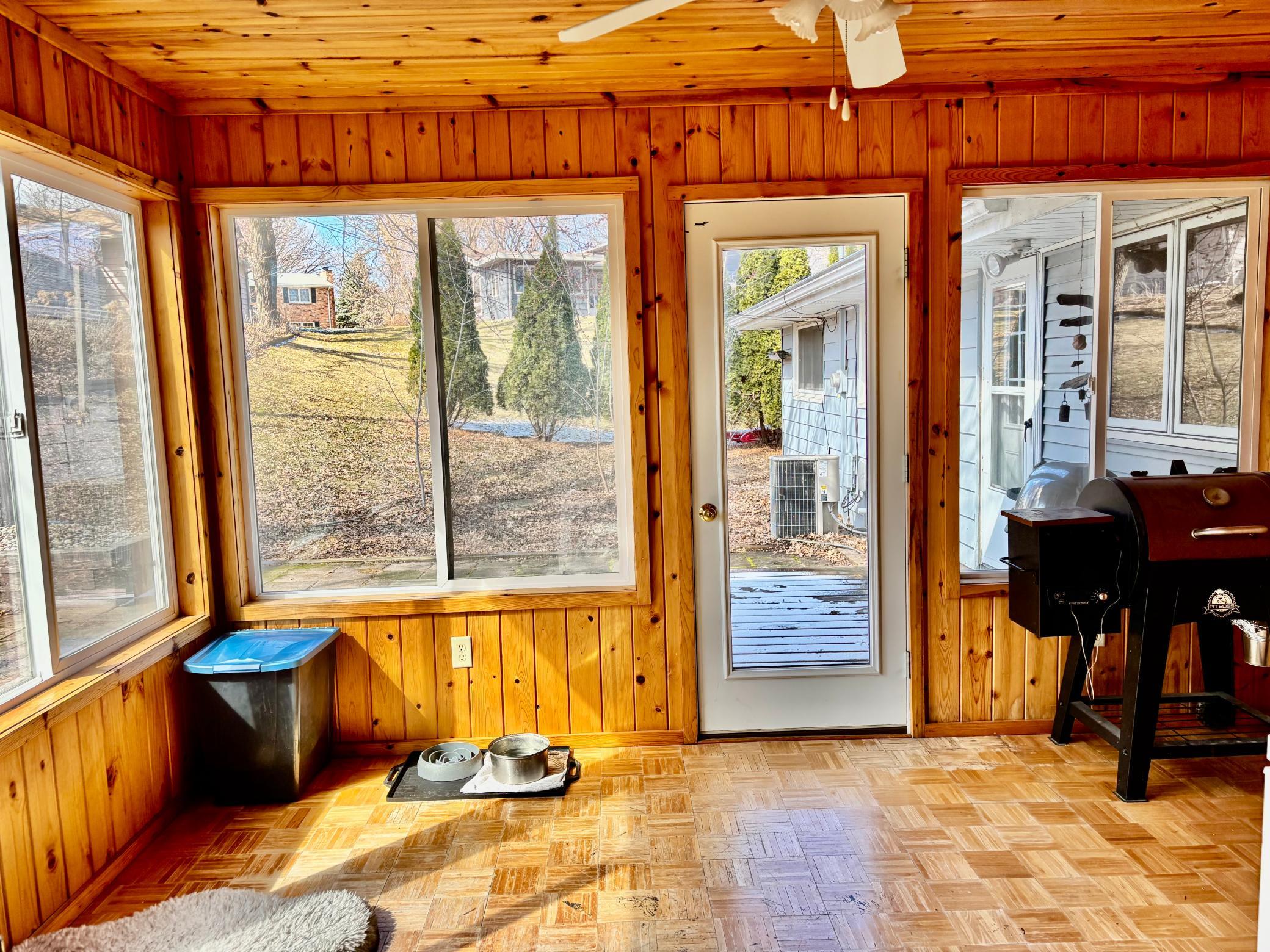 406 Robin Road Property Photo 12