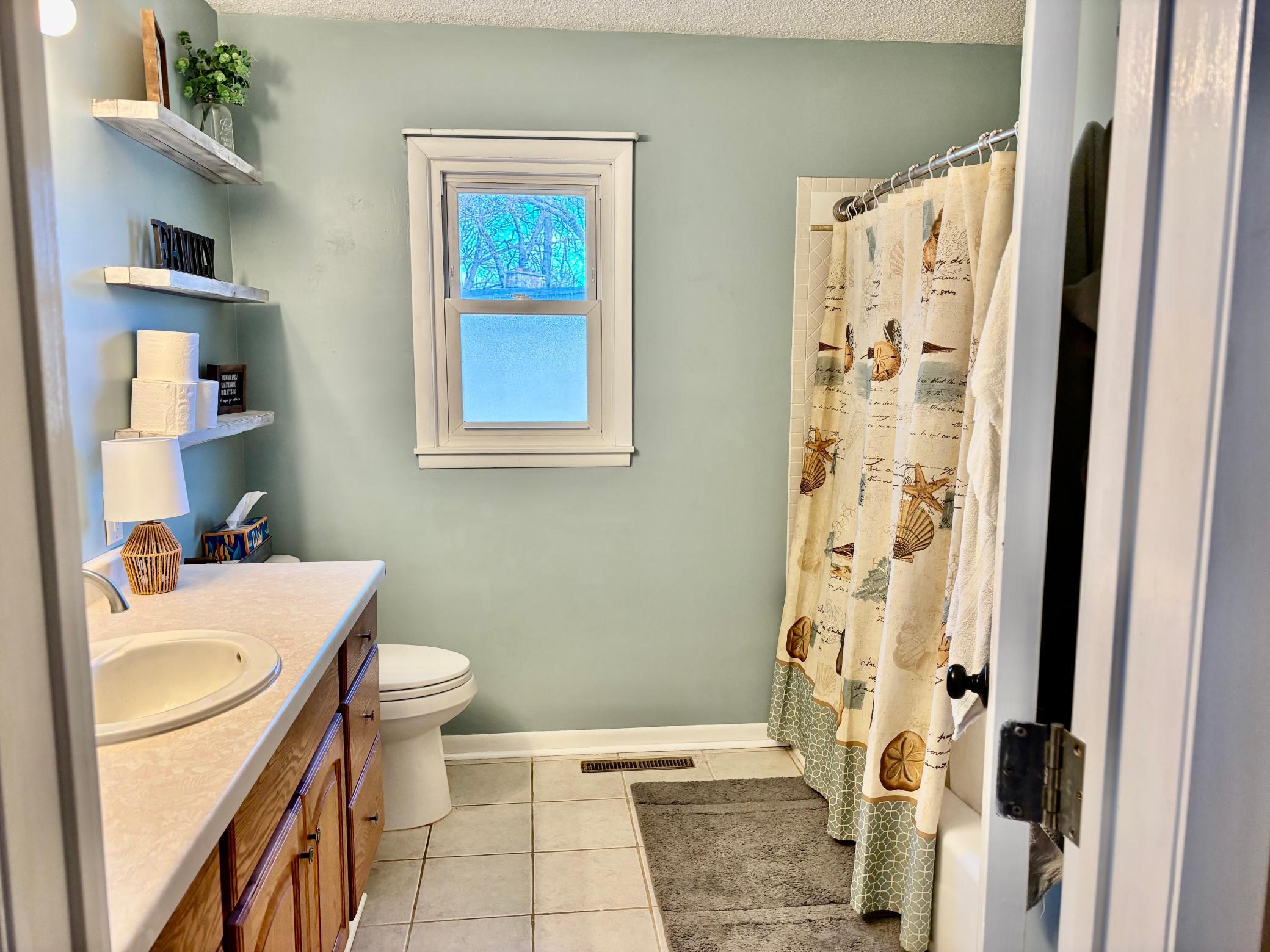 406 Robin Road Property Photo 14